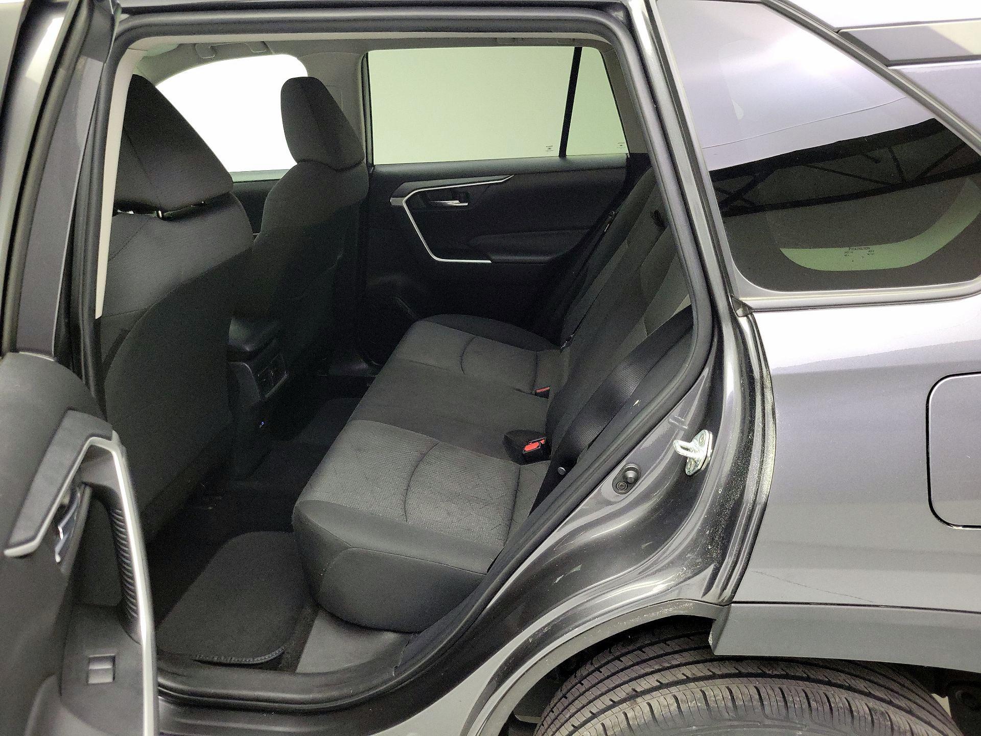 Thumbnail: 2022 Toyota RAV4 - 19