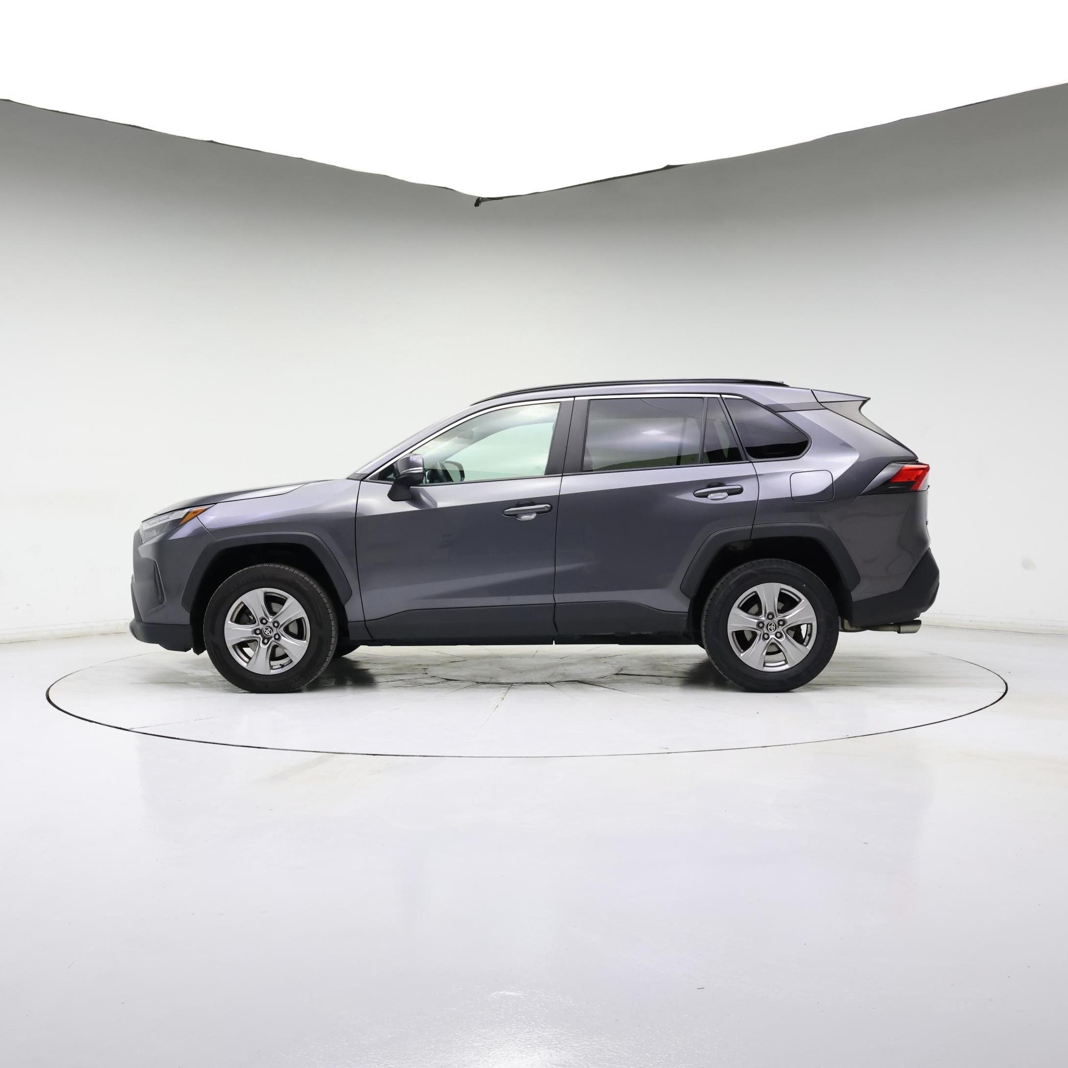 Thumbnail: 2022 Toyota RAV4 - 3