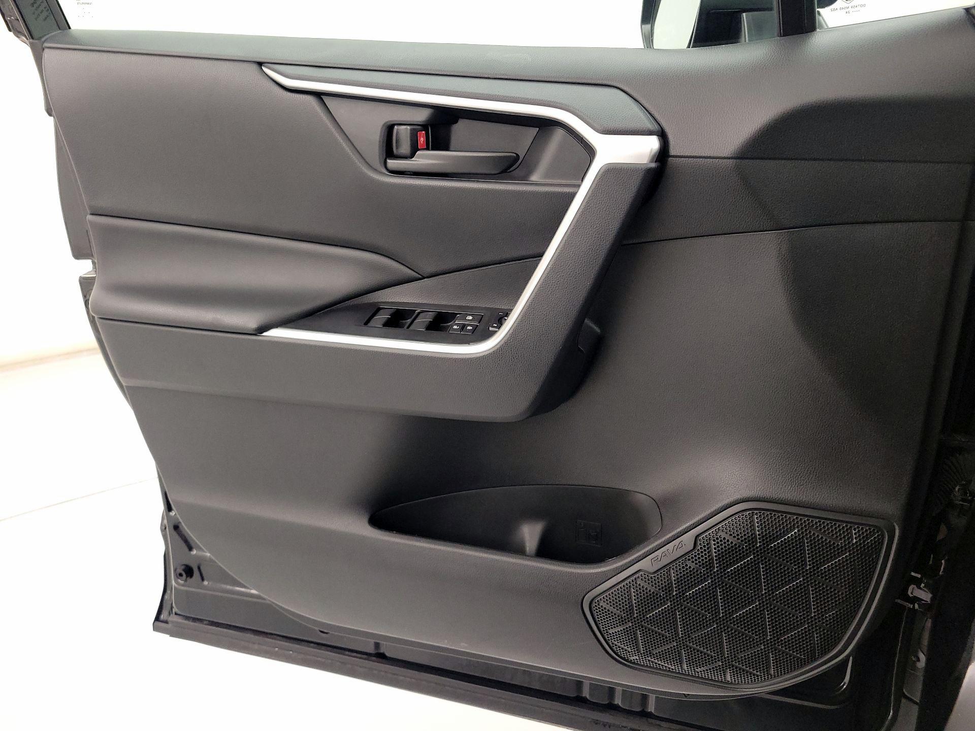 Thumbnail: 2024 Toyota RAV4 - 12