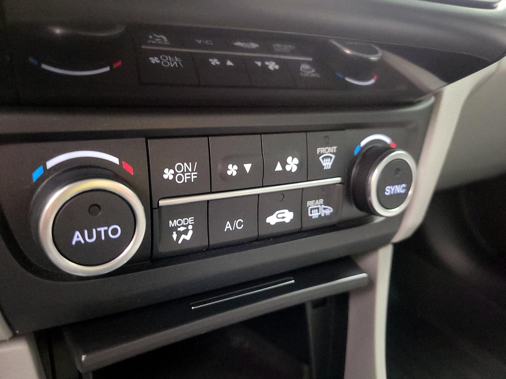 Thumbnail: 2019 Acura ILX - 17