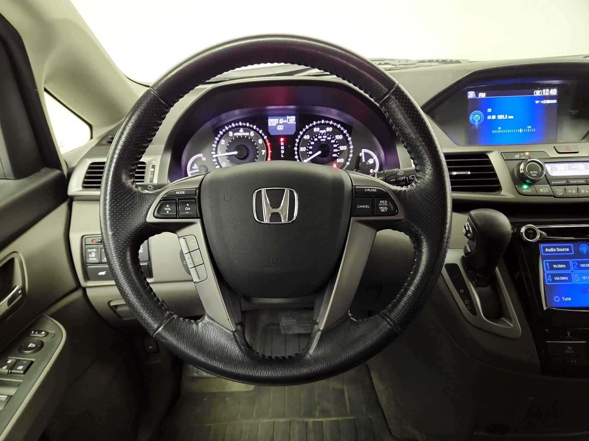 Thumbnail: 2015 Honda Odyssey - 10