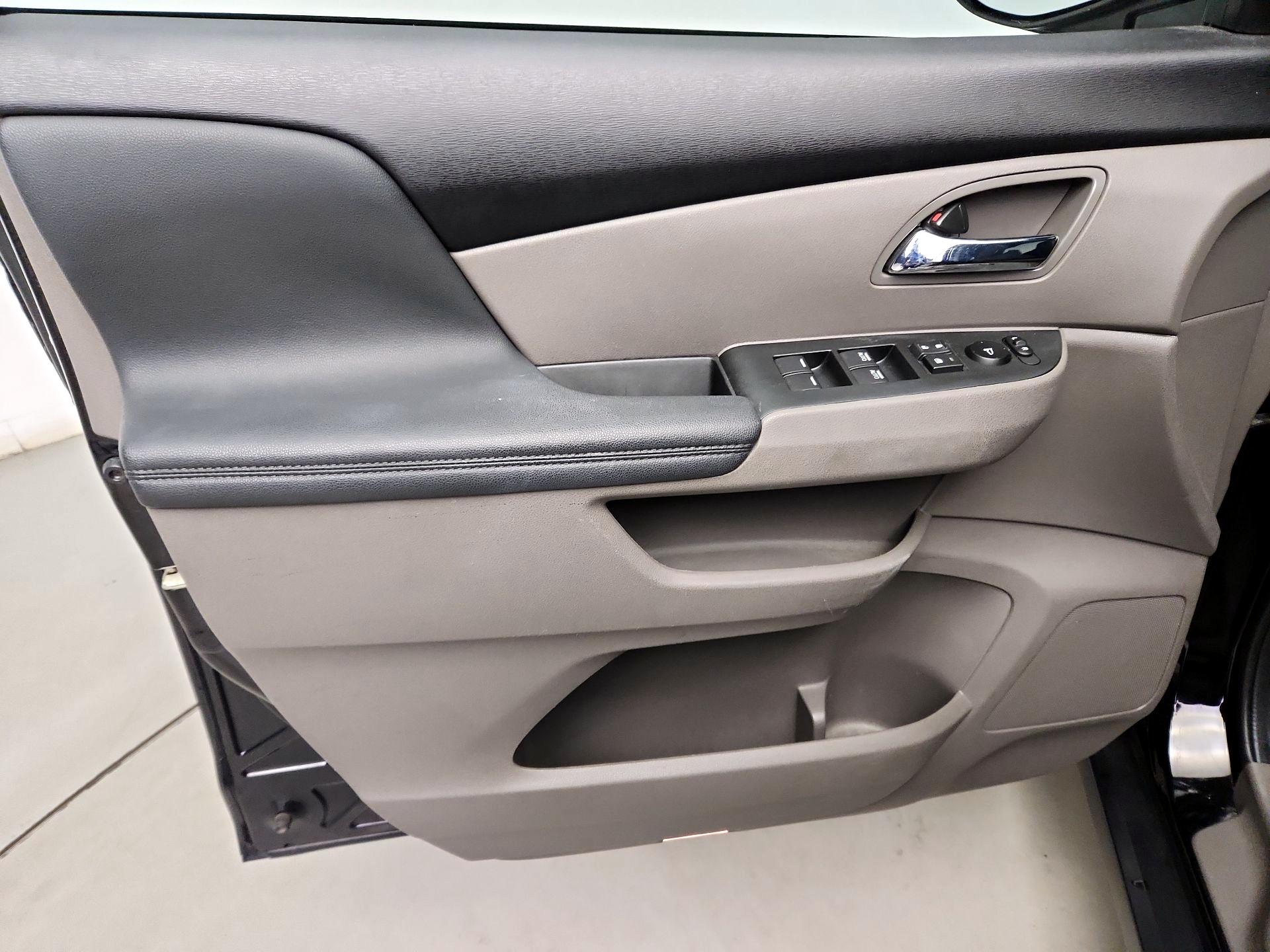 Thumbnail: 2015 Honda Odyssey - 12