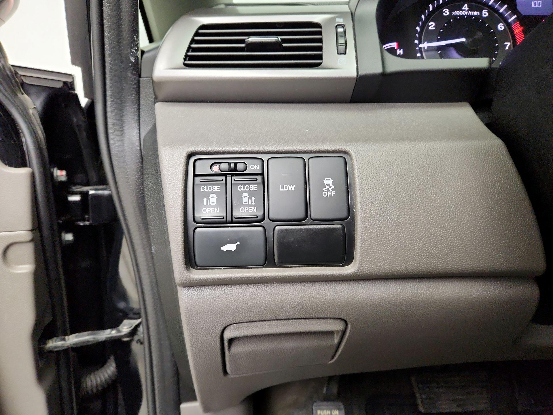 Thumbnail: 2015 Honda Odyssey - 13