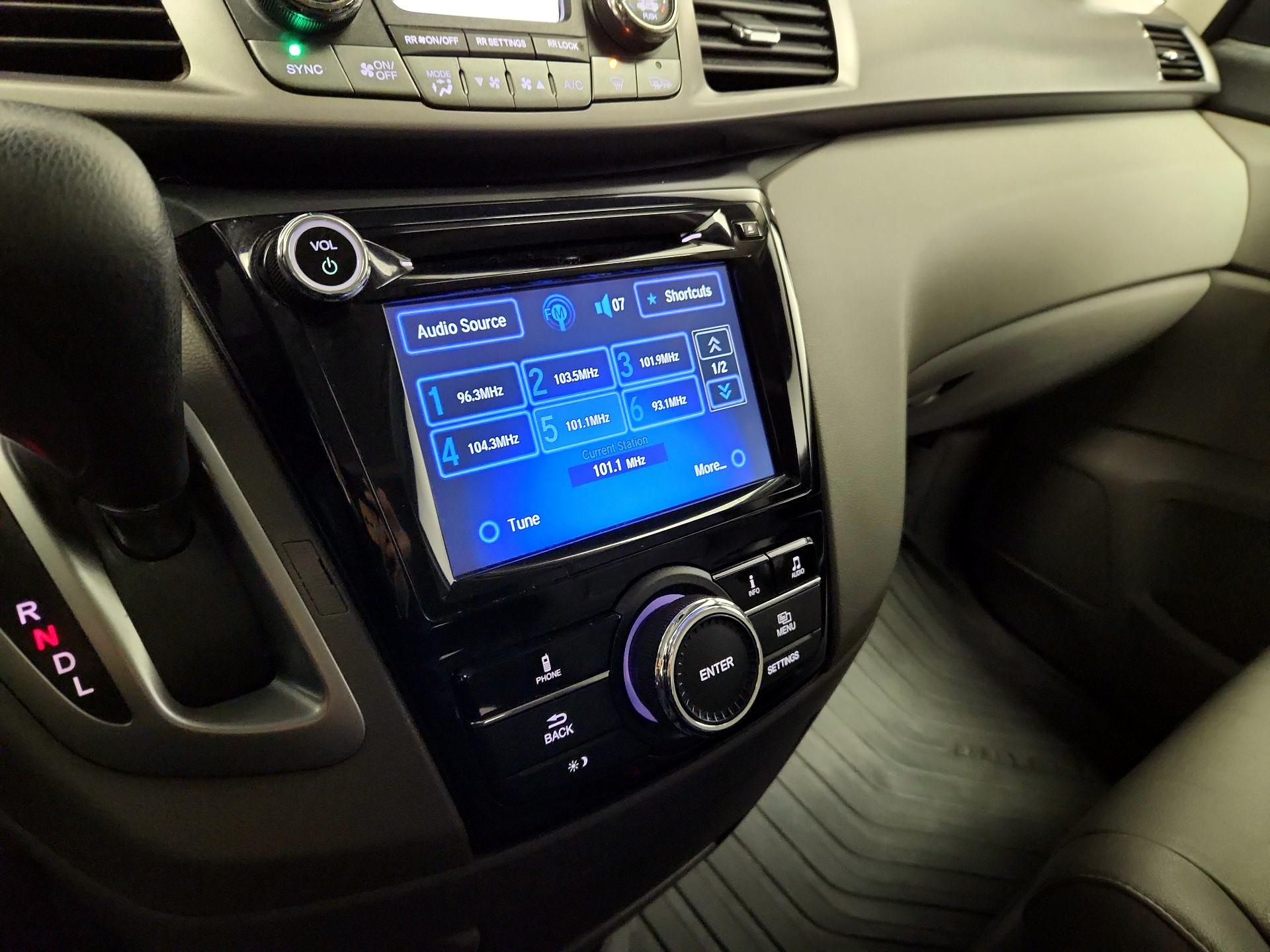 Thumbnail: 2015 Honda Odyssey - 15