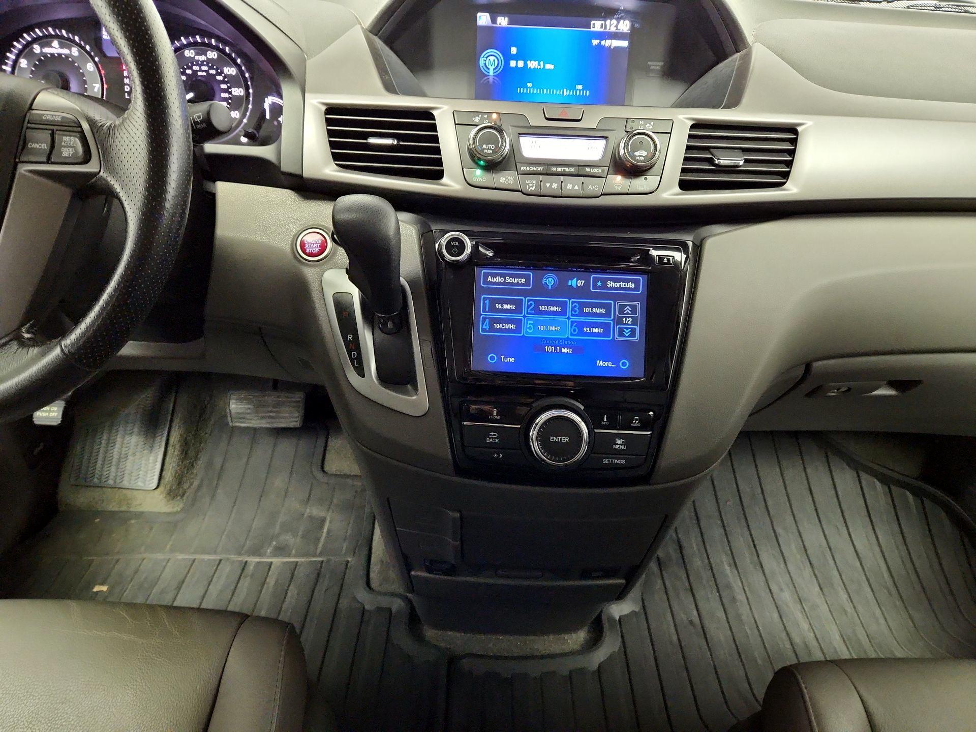 Thumbnail: 2015 Honda Odyssey - 17