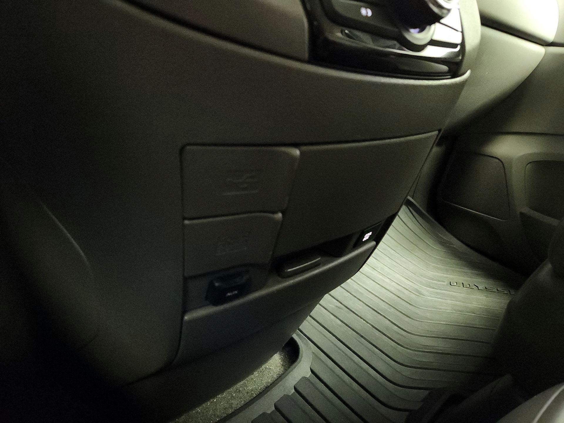 Thumbnail: 2015 Honda Odyssey - 18