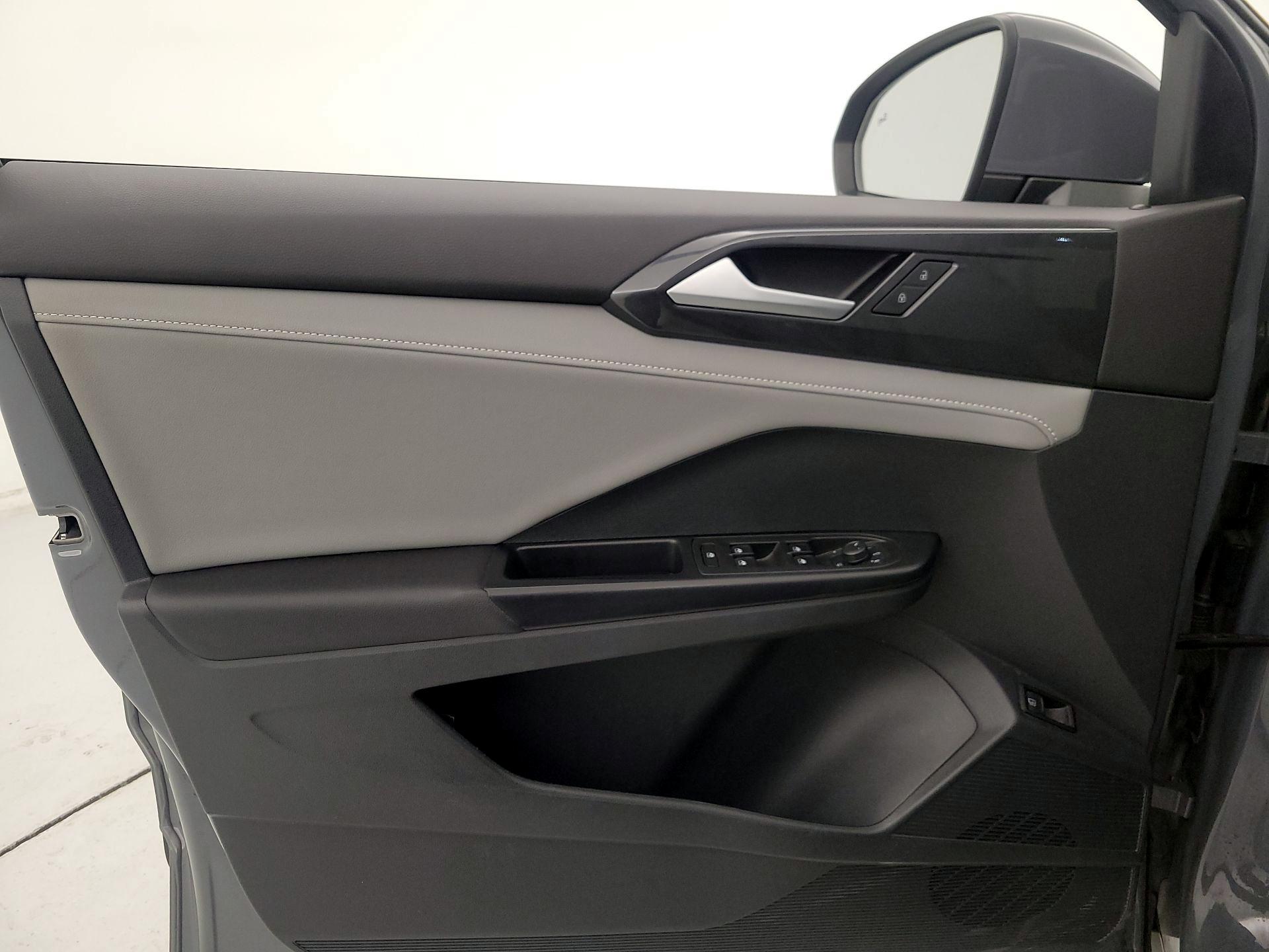 Thumbnail: 2023 Volkswagen Taos - 12