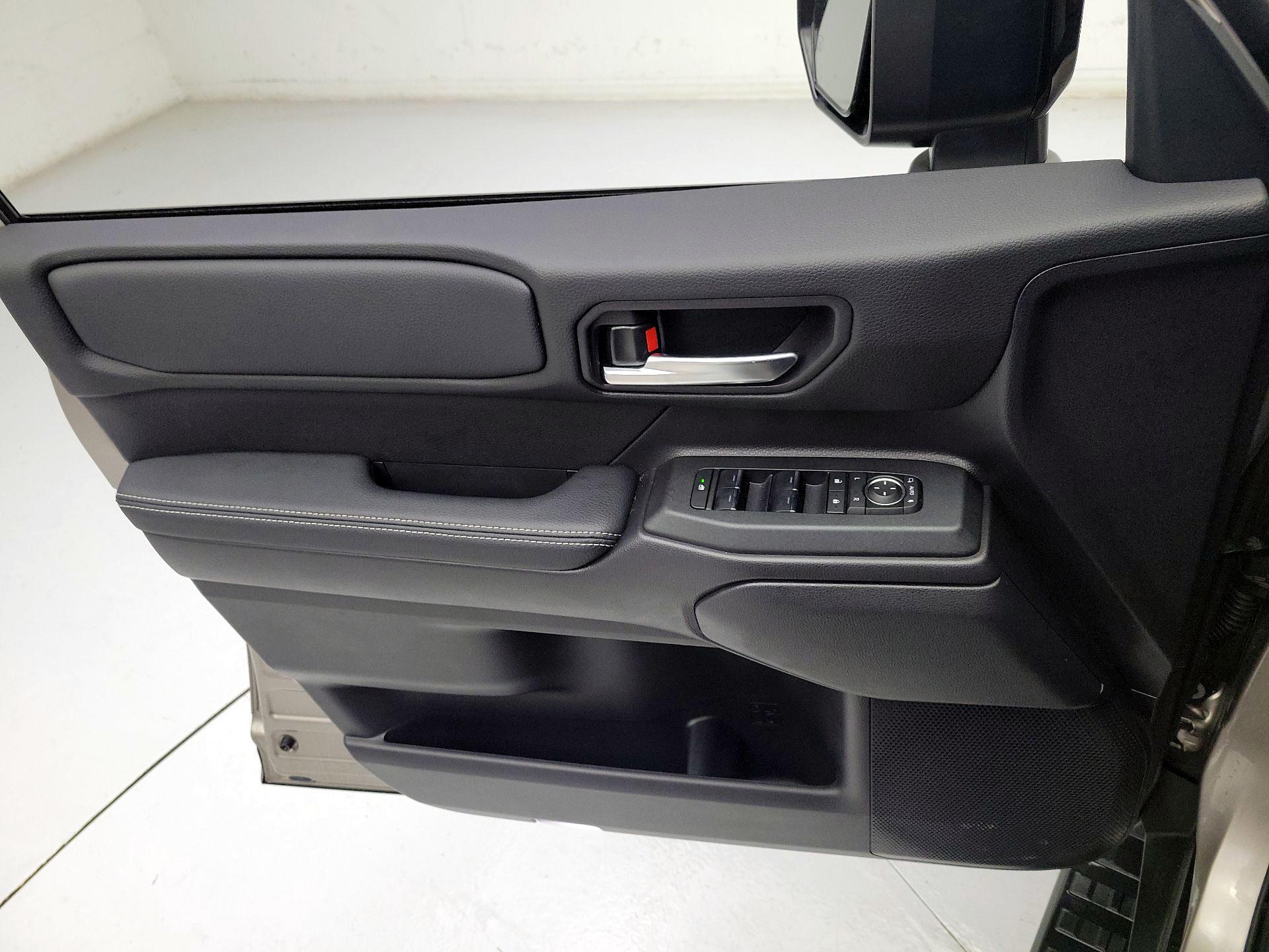 Thumbnail: 2025 Toyota Land Cruiser - 12