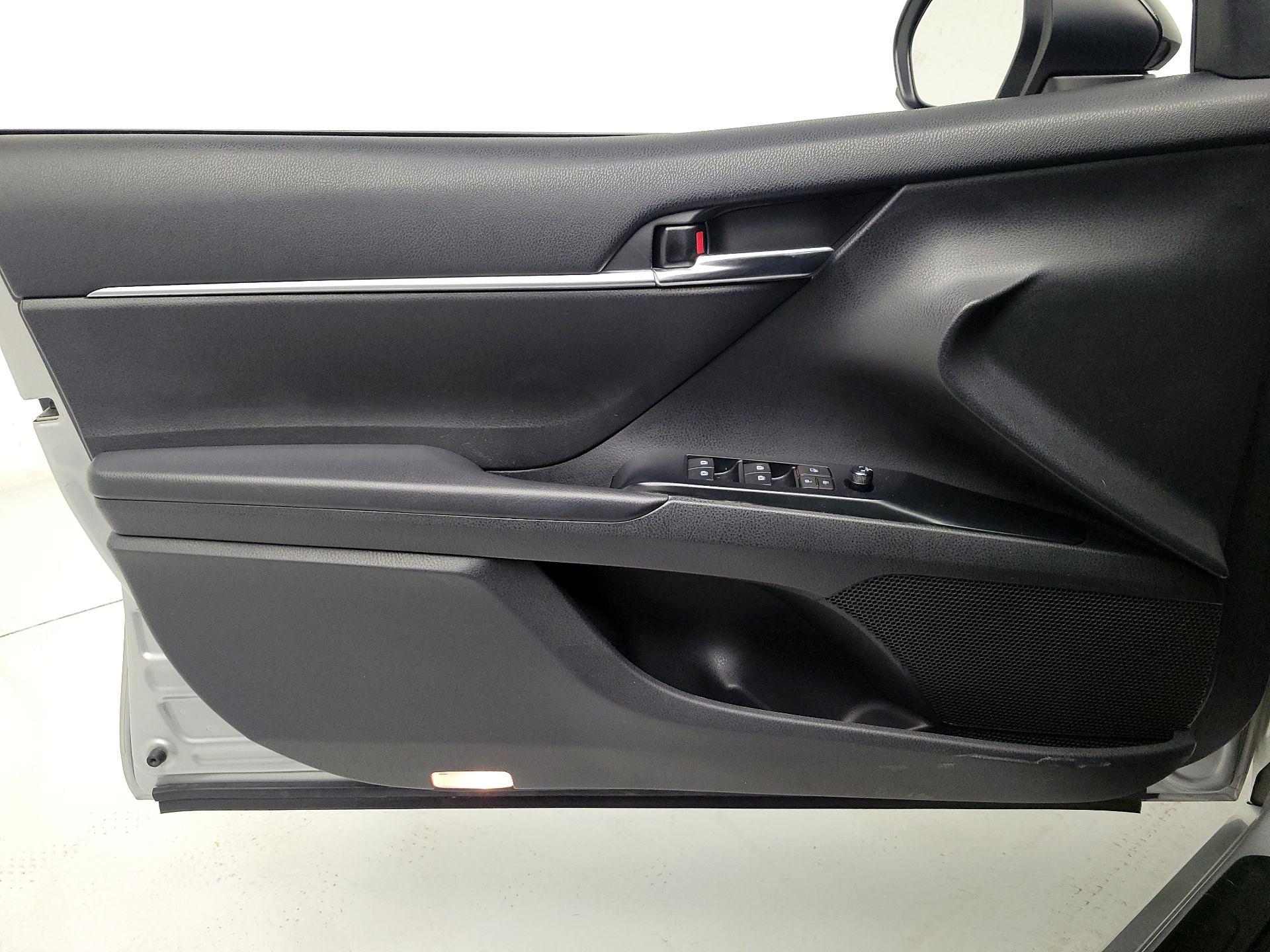 Thumbnail: 2019 Toyota Camry - 12