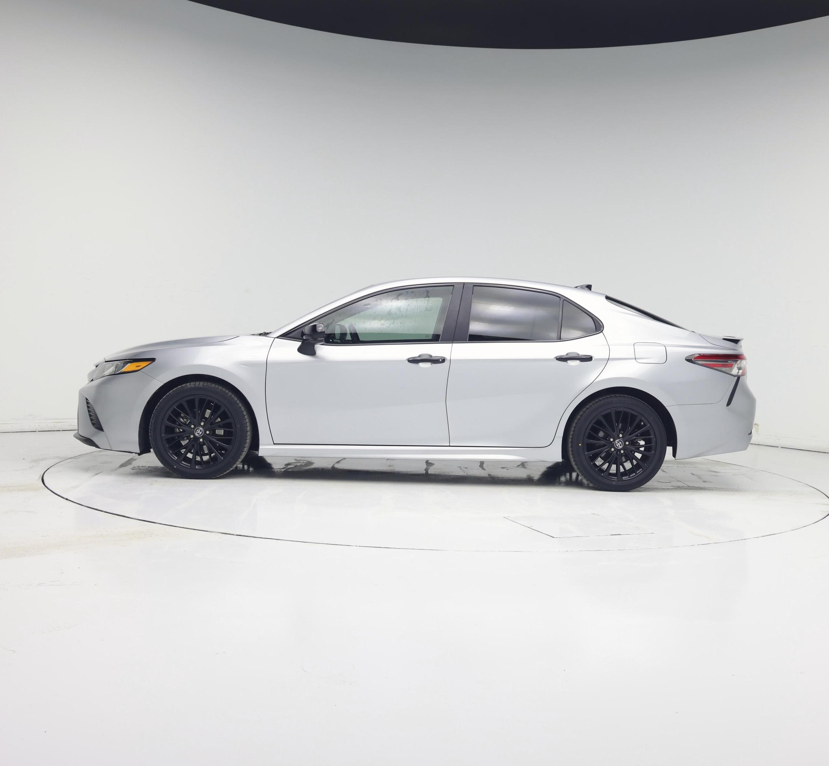 Thumbnail: 2019 Toyota Camry - 3