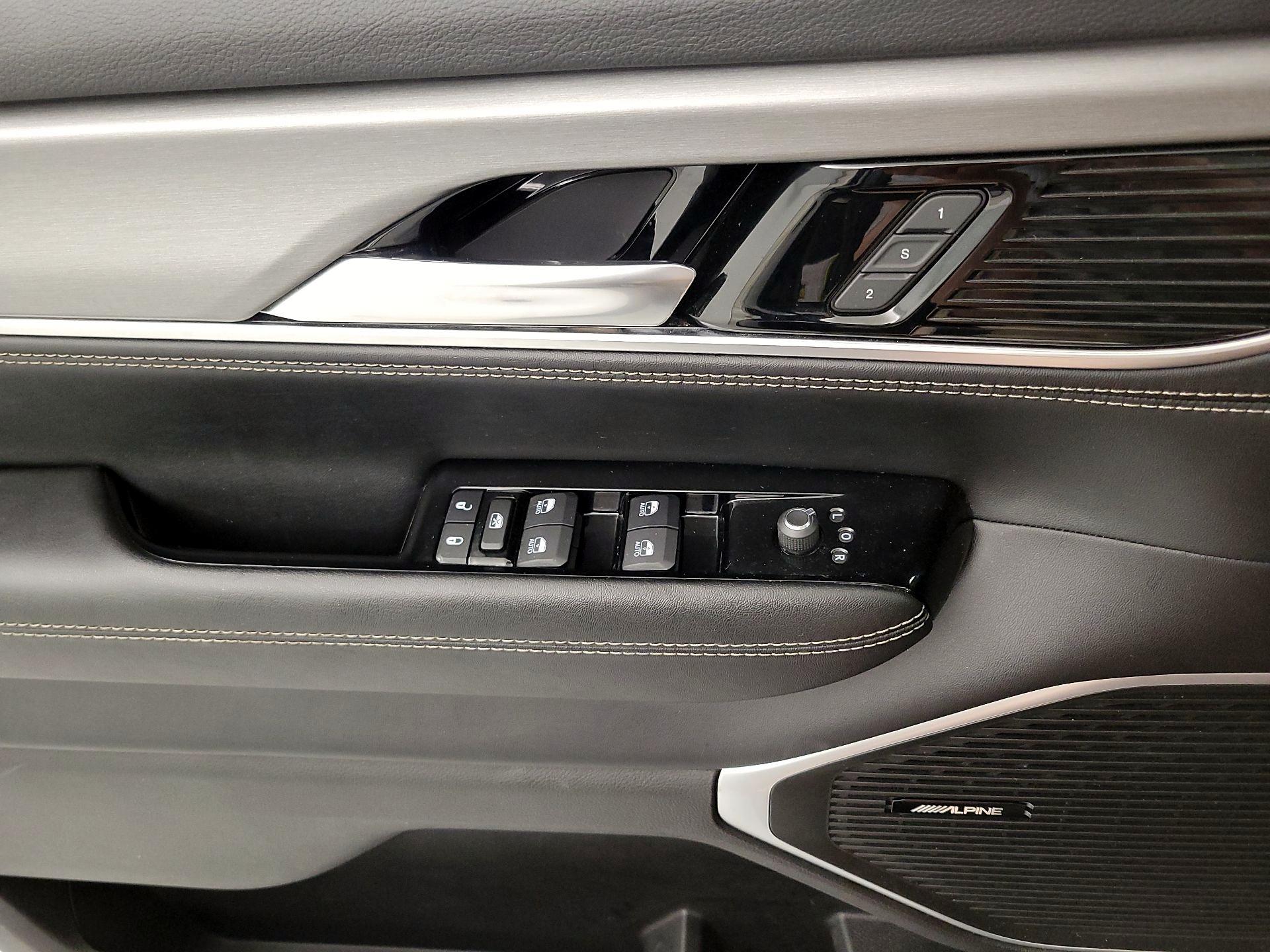 Thumbnail: 2024 Jeep Wagoneer - 12