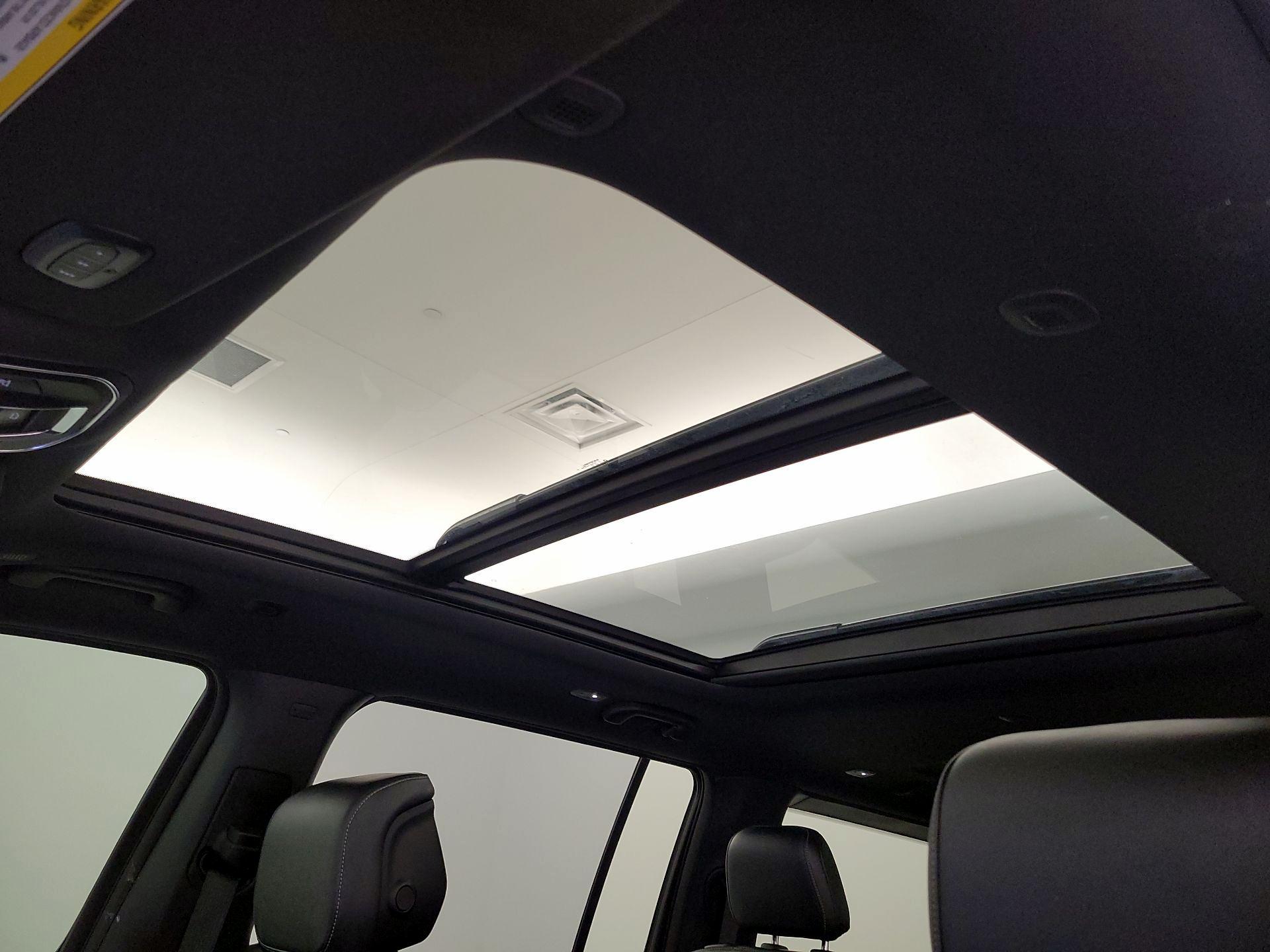 Thumbnail: 2024 Jeep Wagoneer - 20