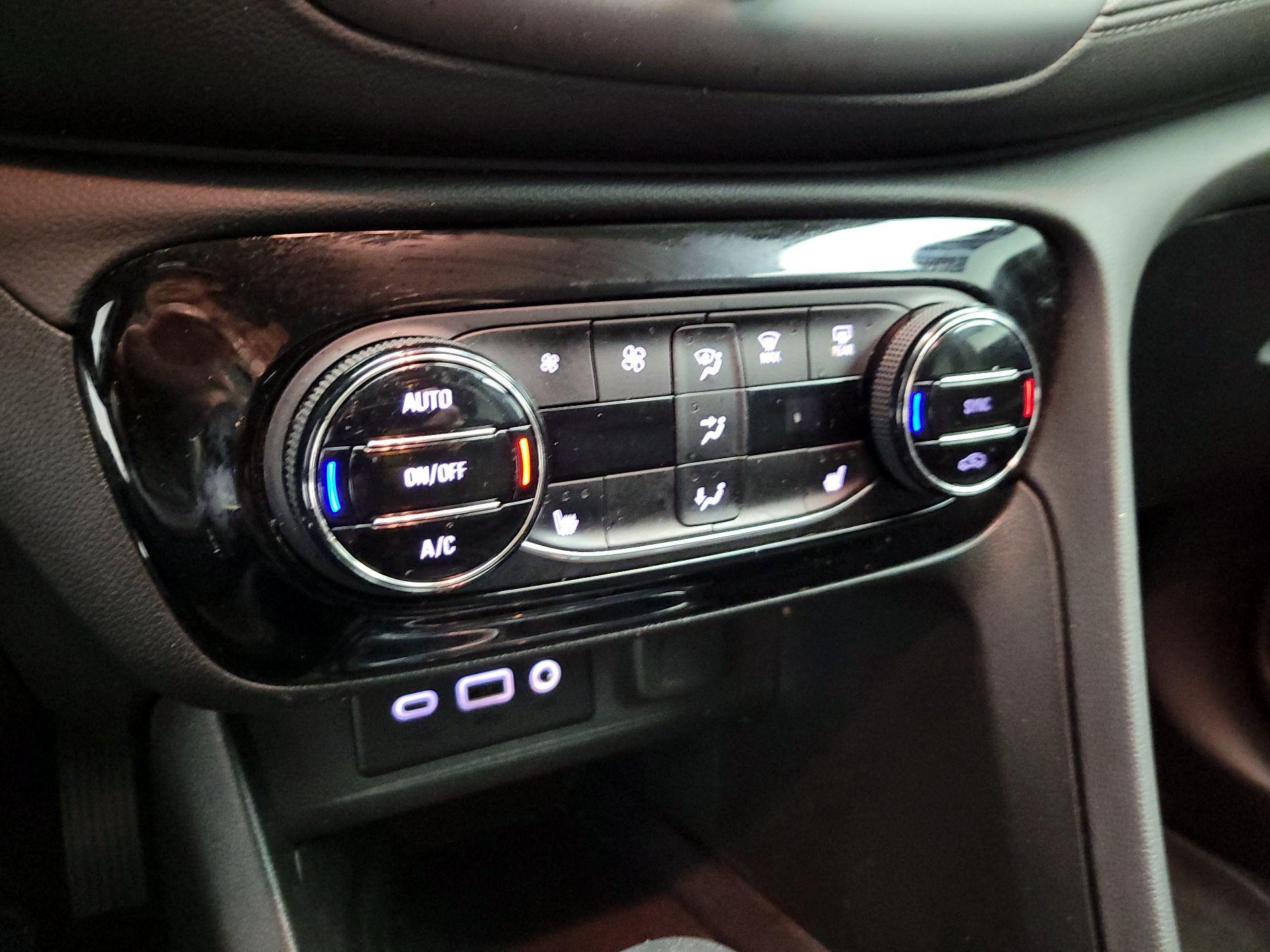 Thumbnail: 2022 Buick Encore GX - 14