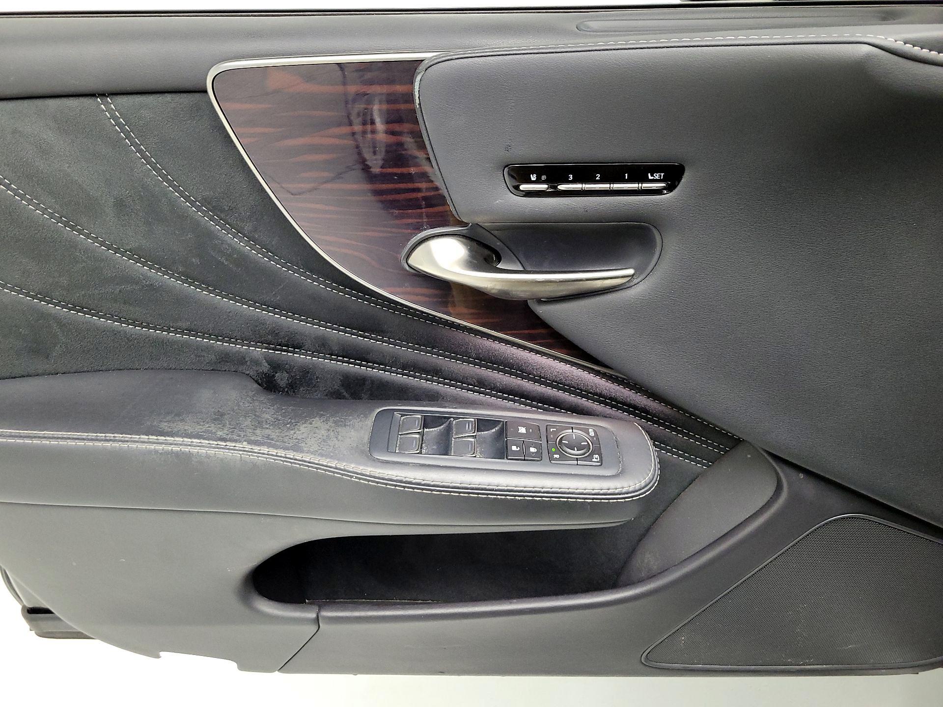 Thumbnail: 2019 Lexus LS - 12