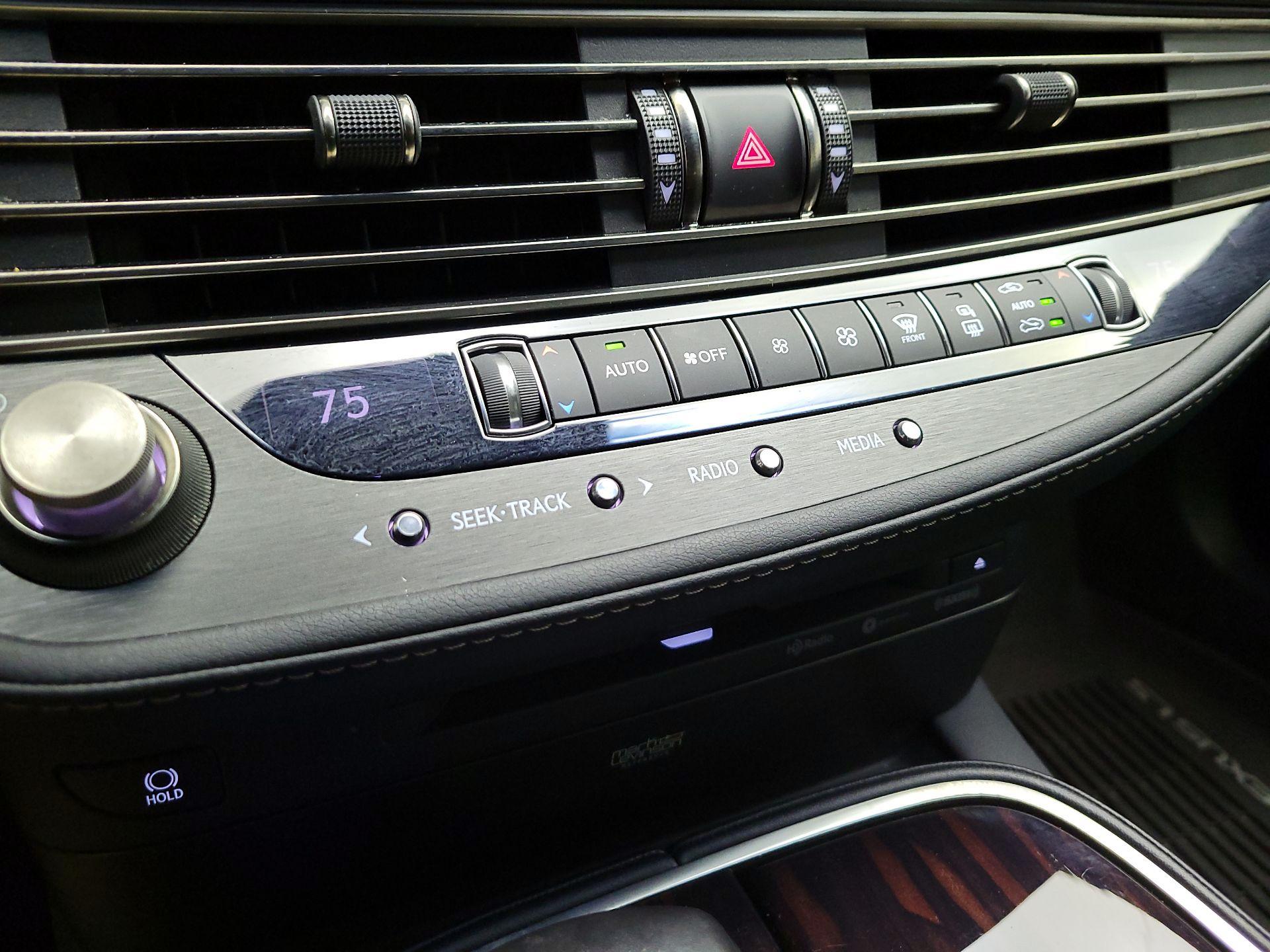 Thumbnail: 2019 Lexus LS - 16