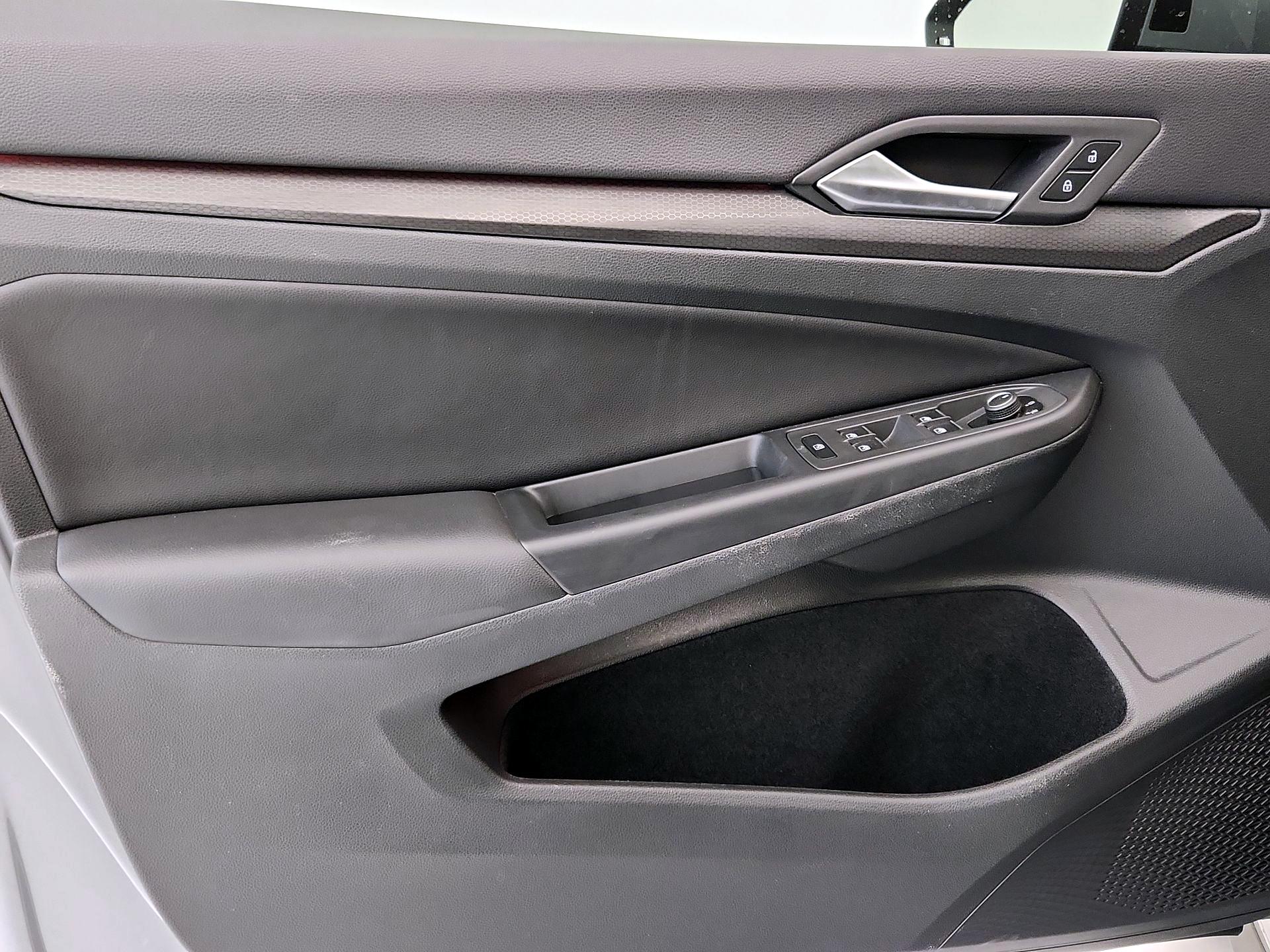 Thumbnail: 2023 Volkswagen Golf - 12