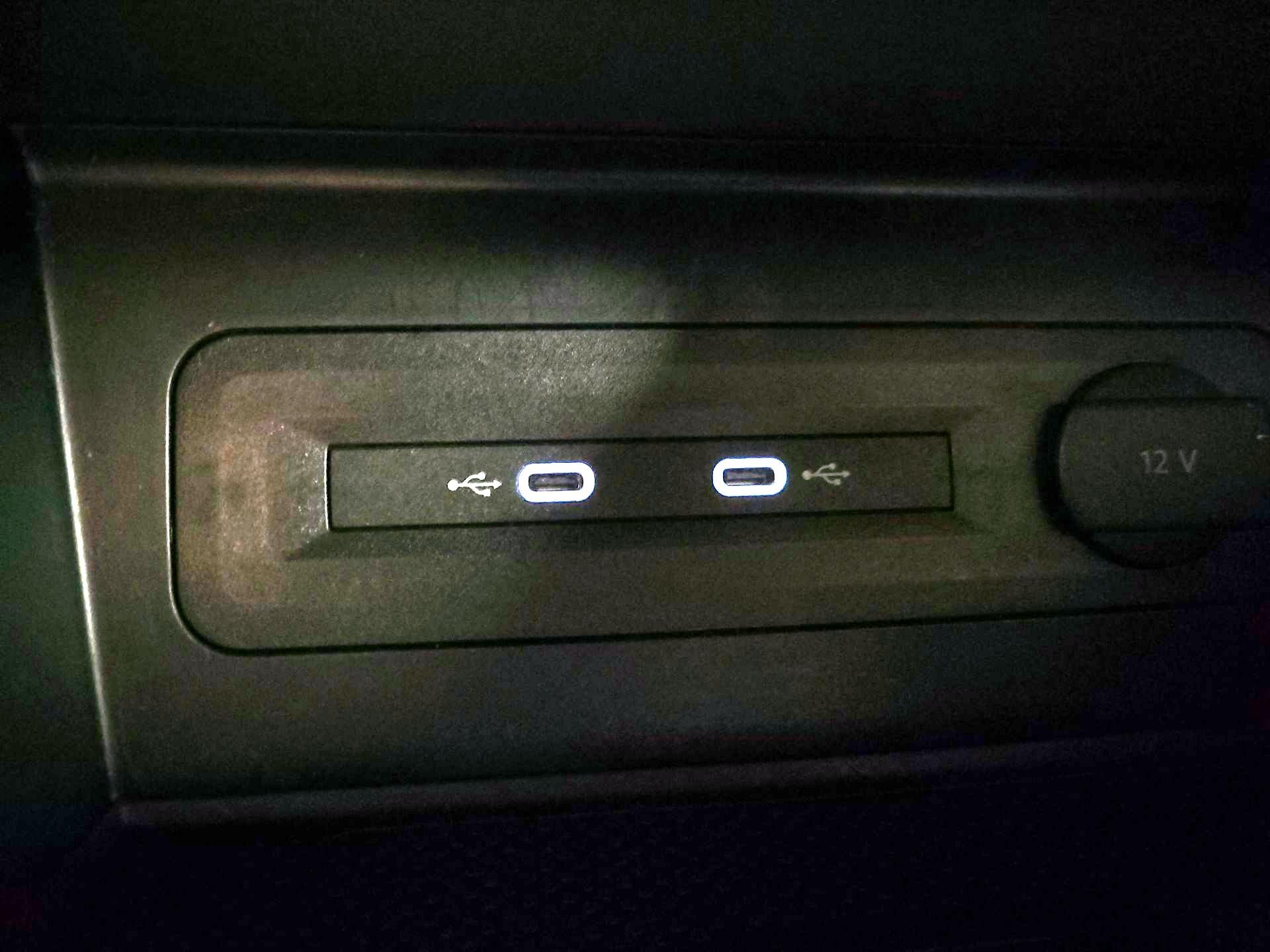 Thumbnail: 2021 Volkswagen Atlas - 18