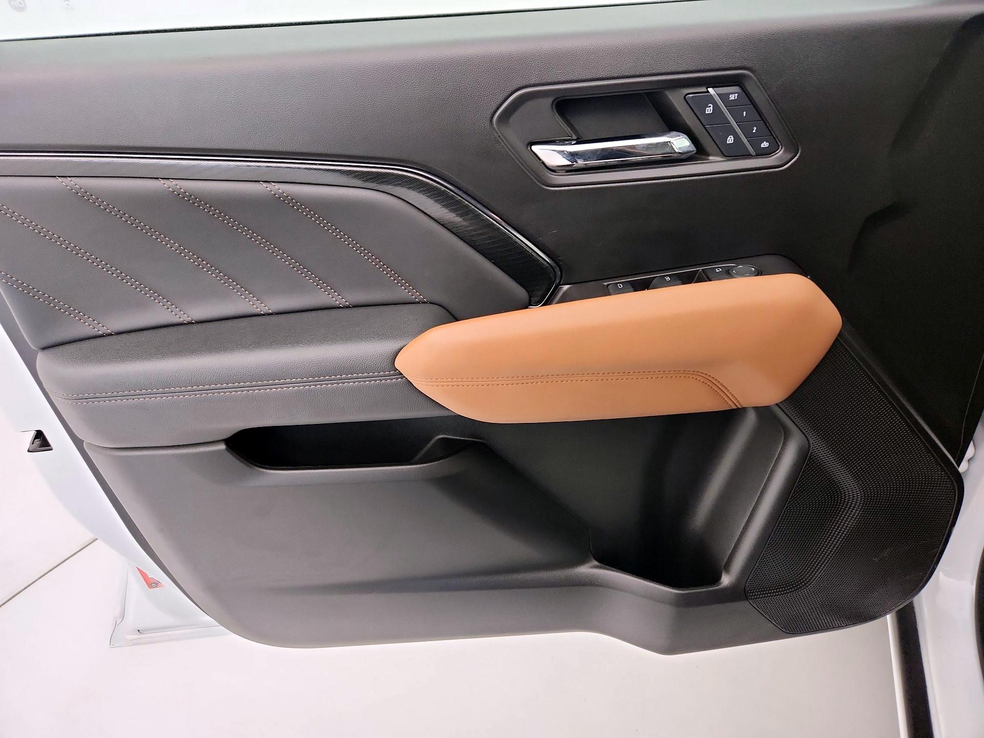 Thumbnail: 2024 GMC Canyon - 12