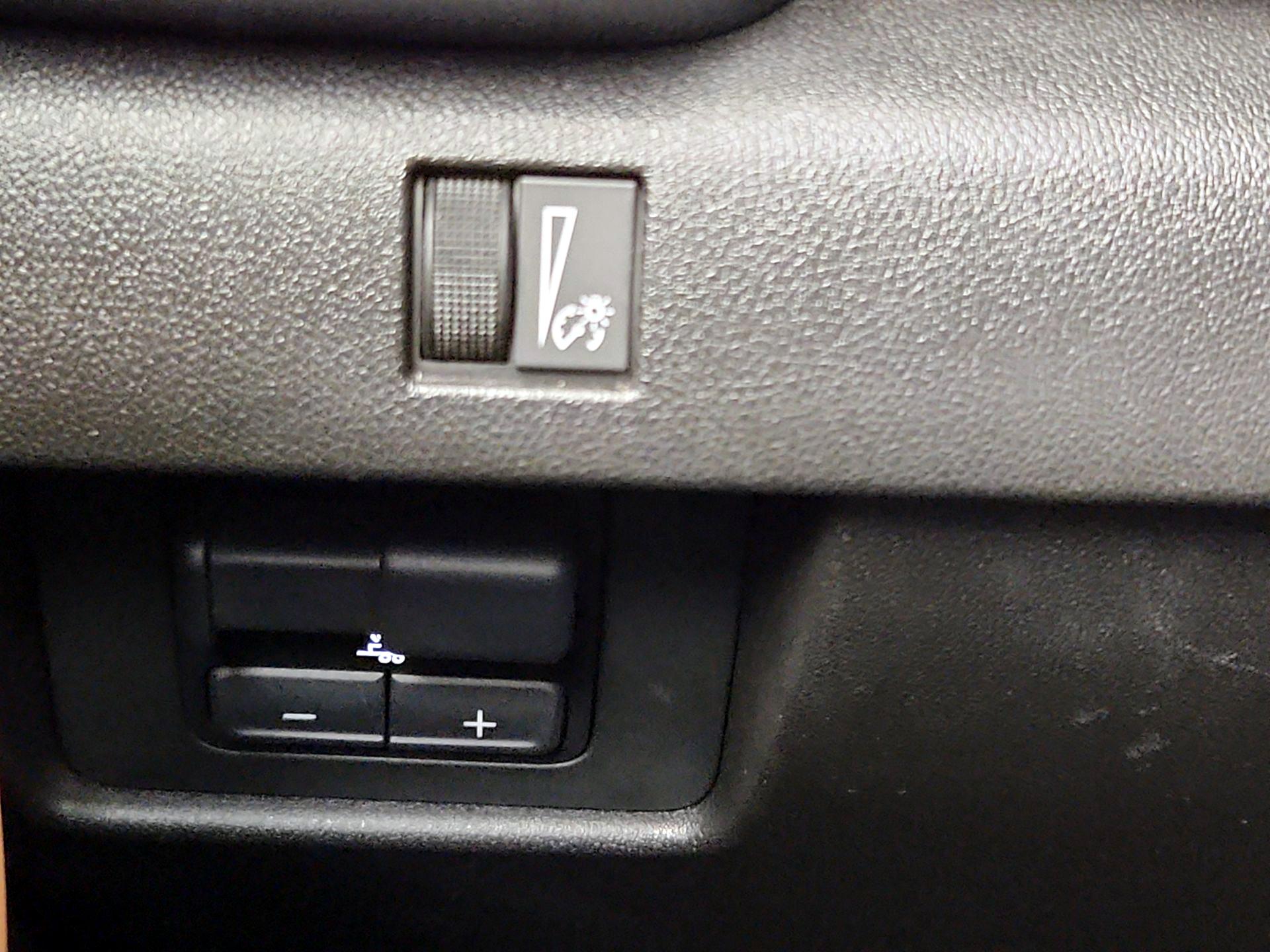 Thumbnail: 2024 GMC Canyon - 13