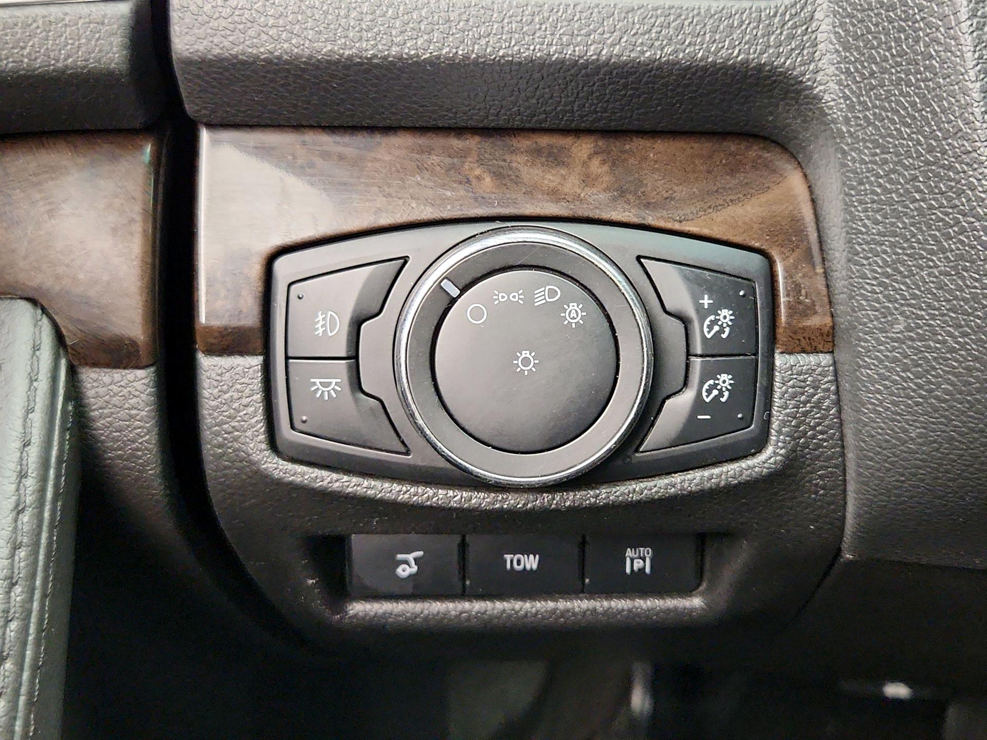 Thumbnail: 2014 Ford Explorer - 13