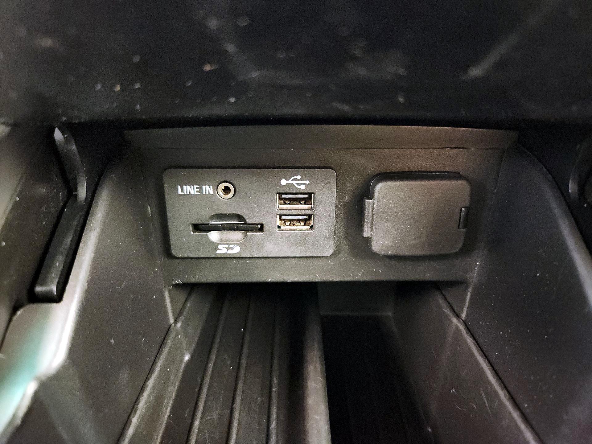 Thumbnail: 2014 Ford Explorer - 19