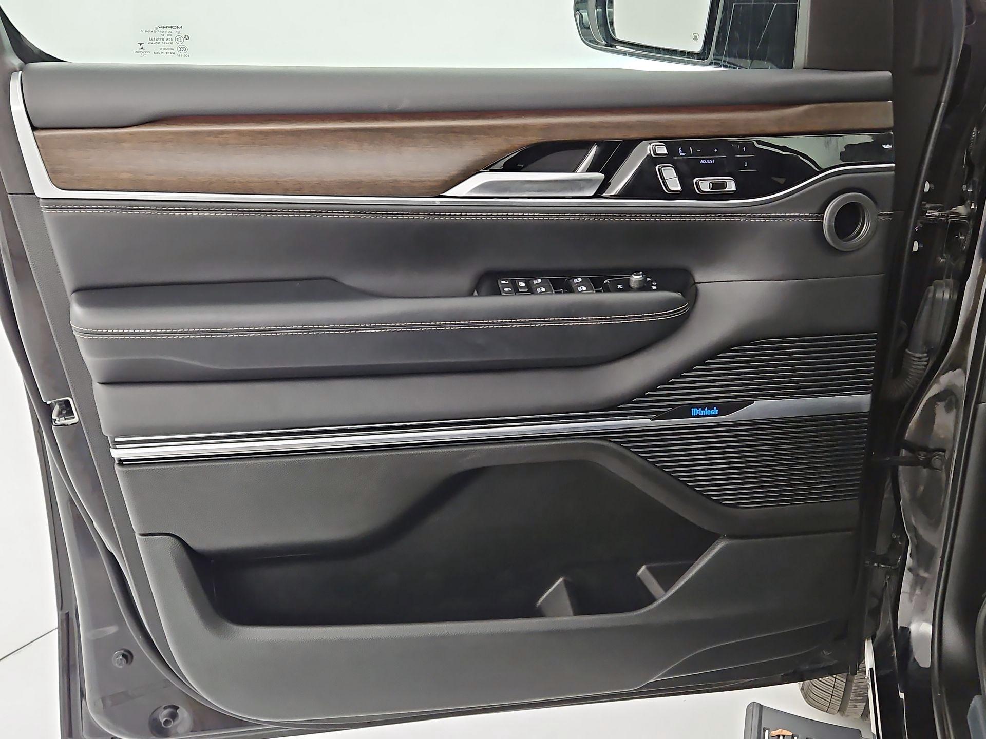 Thumbnail: 2022 Jeep Grand Wagoneer - 12