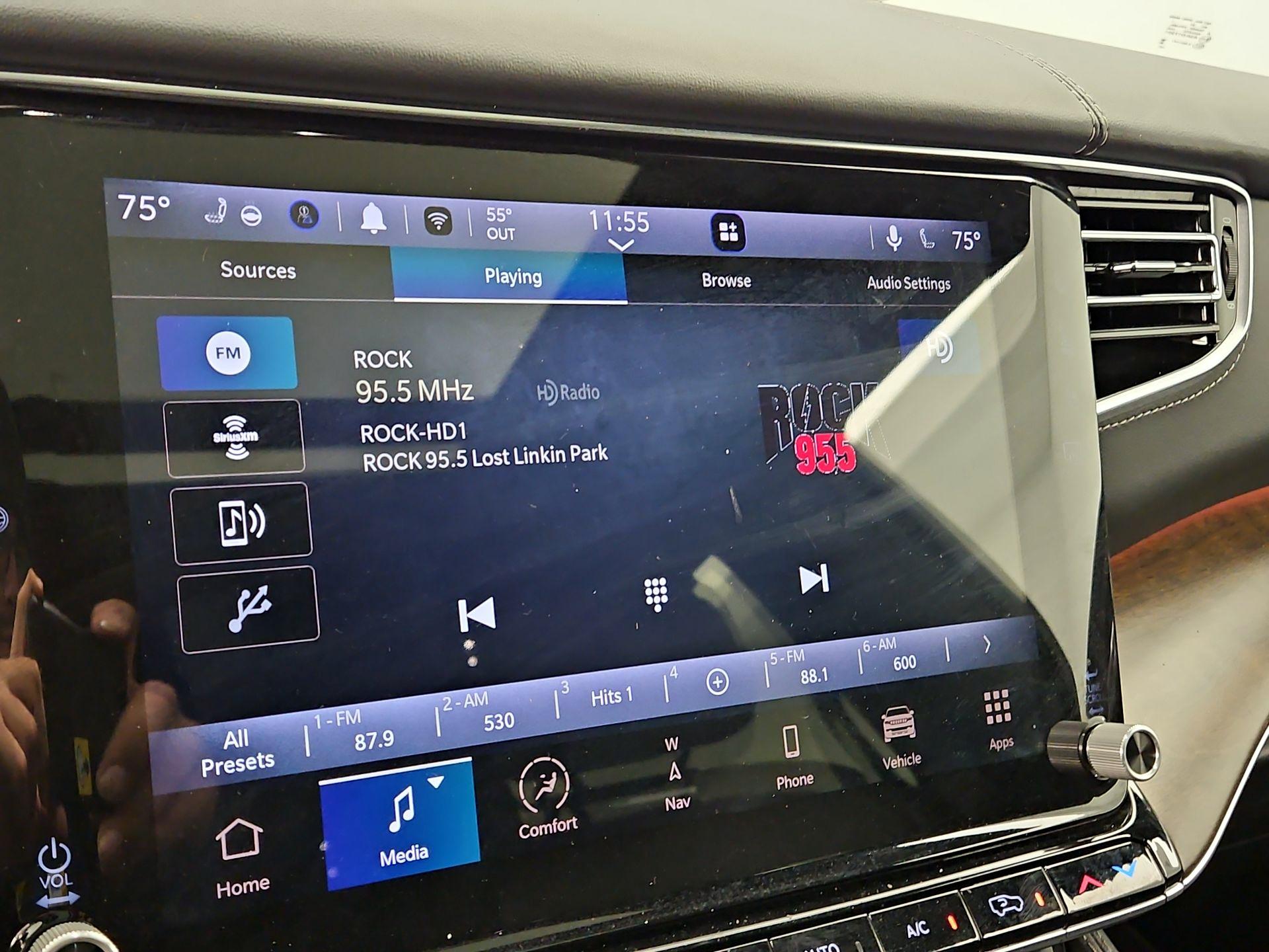 Thumbnail: 2022 Jeep Grand Wagoneer - 16