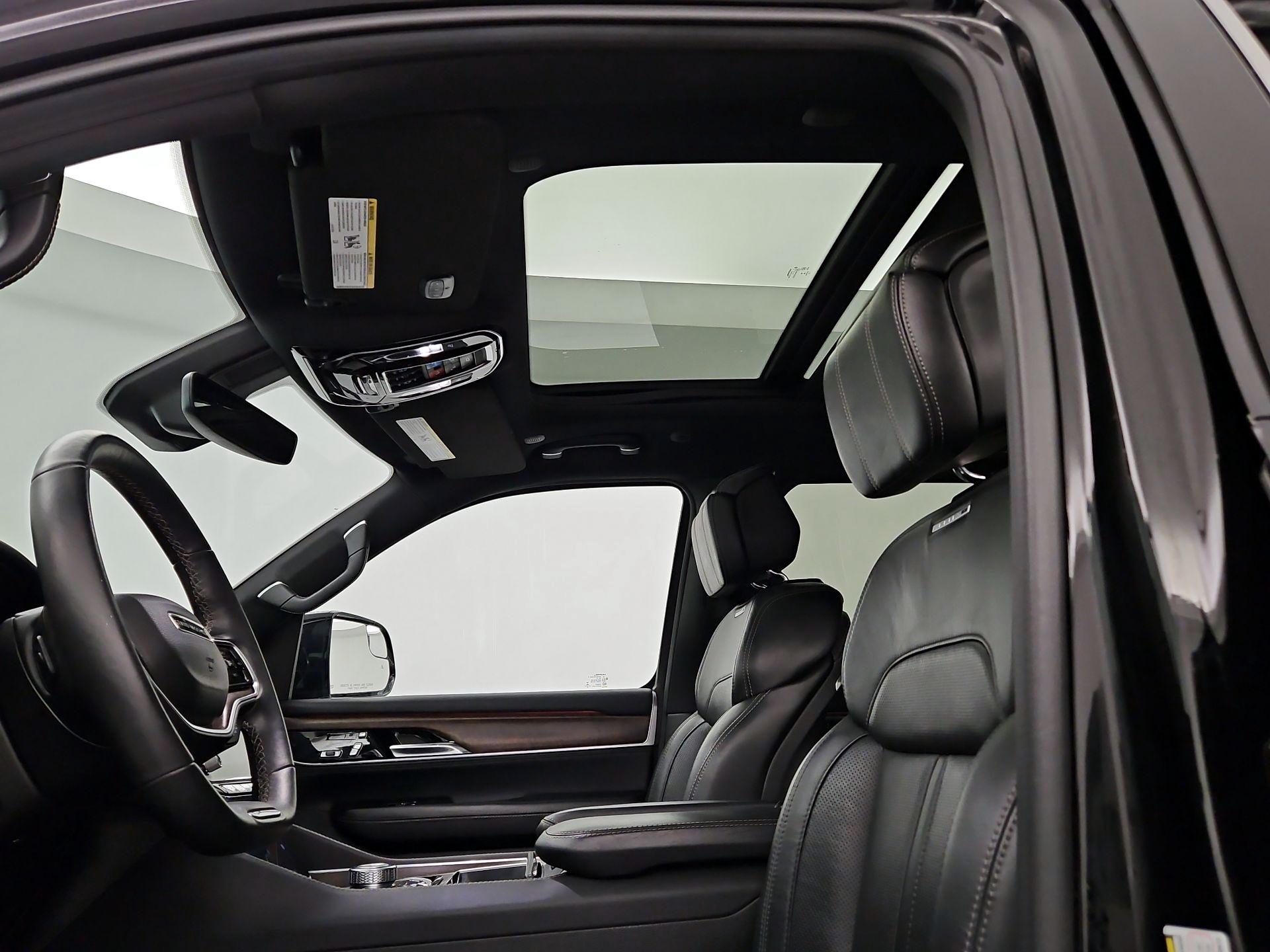 Thumbnail: 2022 Jeep Grand Wagoneer - 19