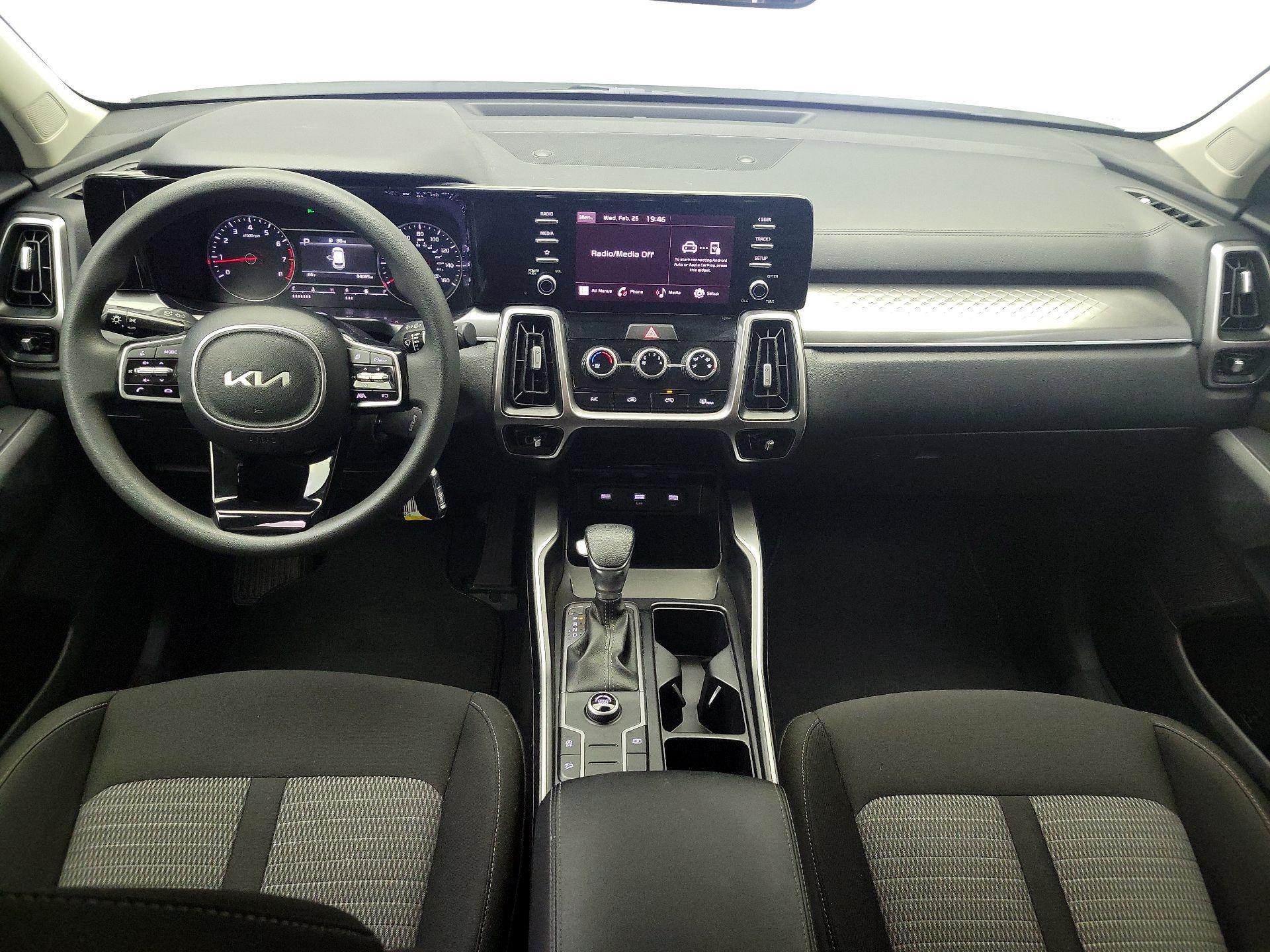 Thumbnail: 2023 Kia Sorento - 9