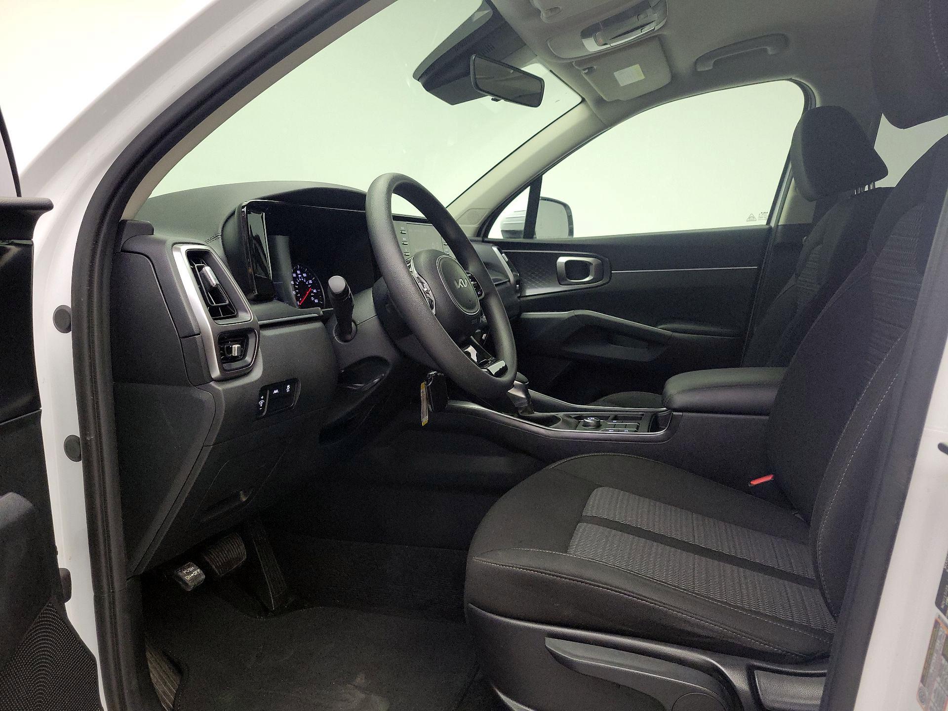 Thumbnail: 2023 Kia Sorento - 11