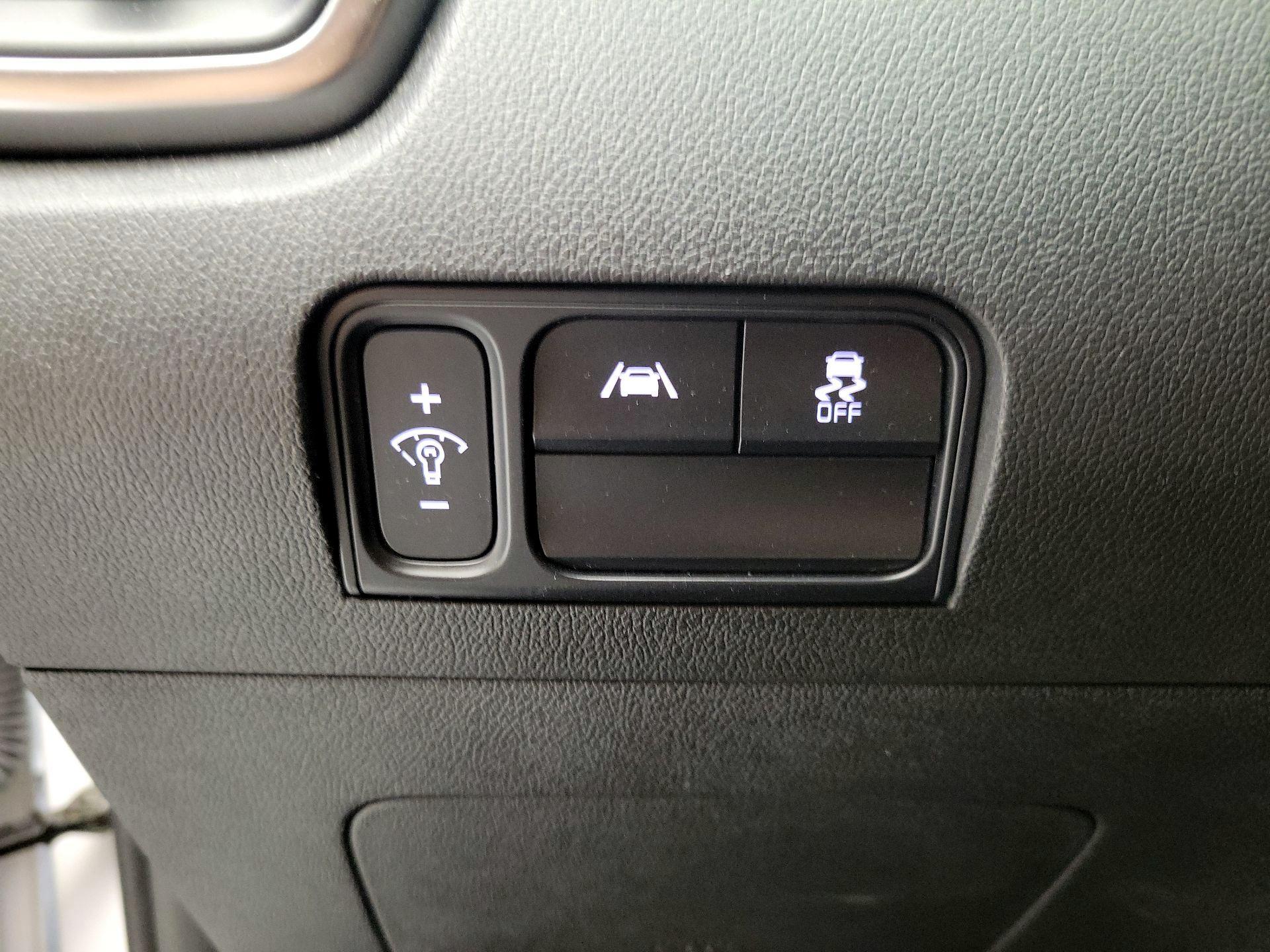 Thumbnail: 2023 Kia Sorento - 13