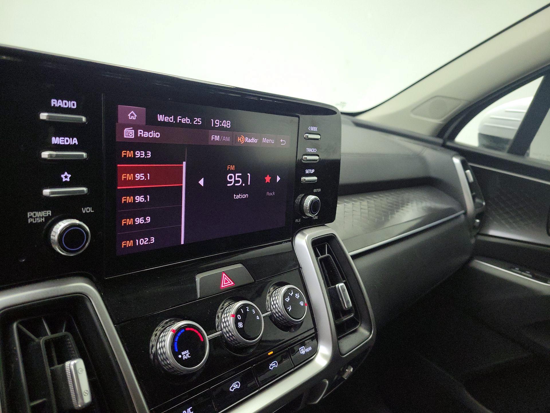 Thumbnail: 2023 Kia Sorento - 15