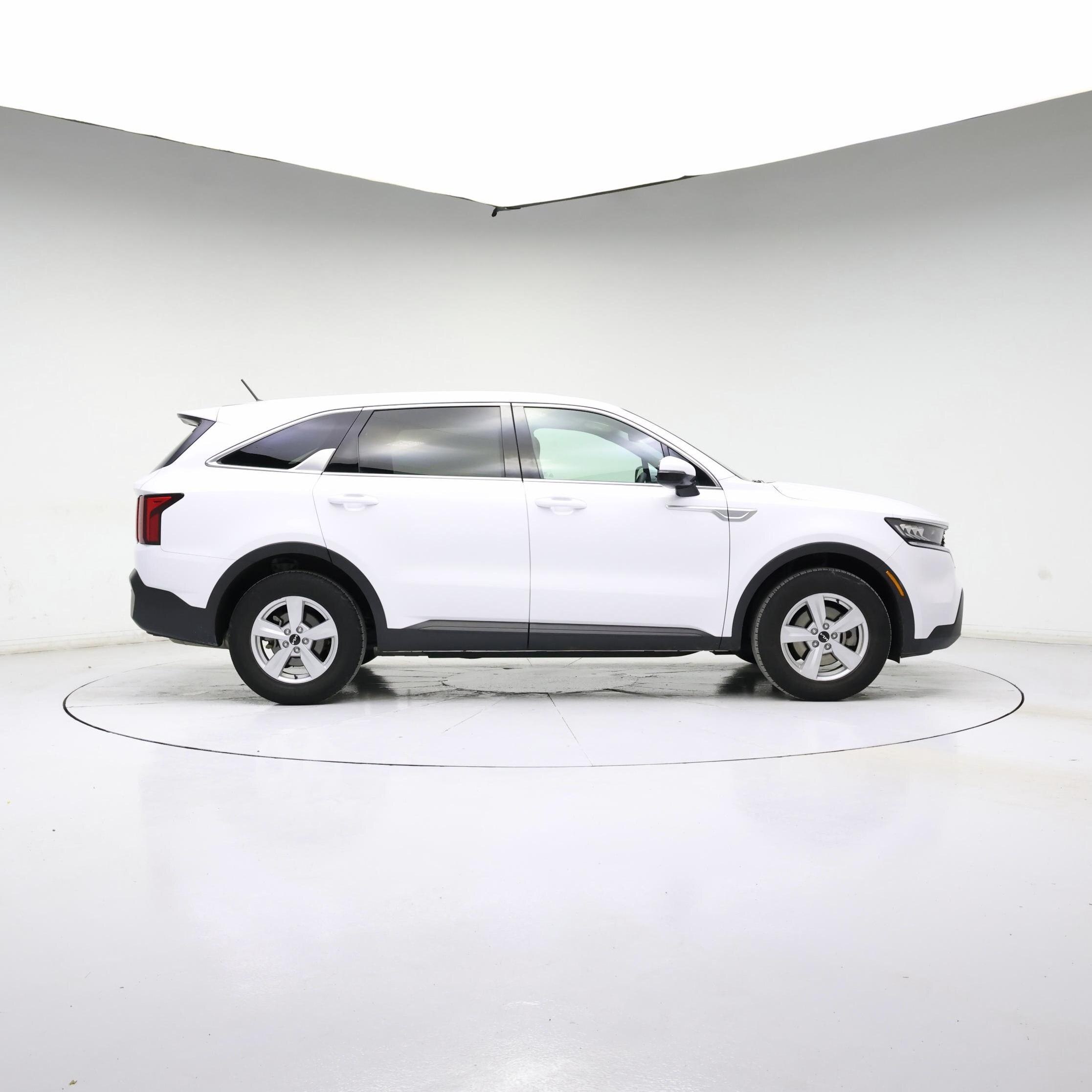 Thumbnail: 2023 Kia Sorento - 7