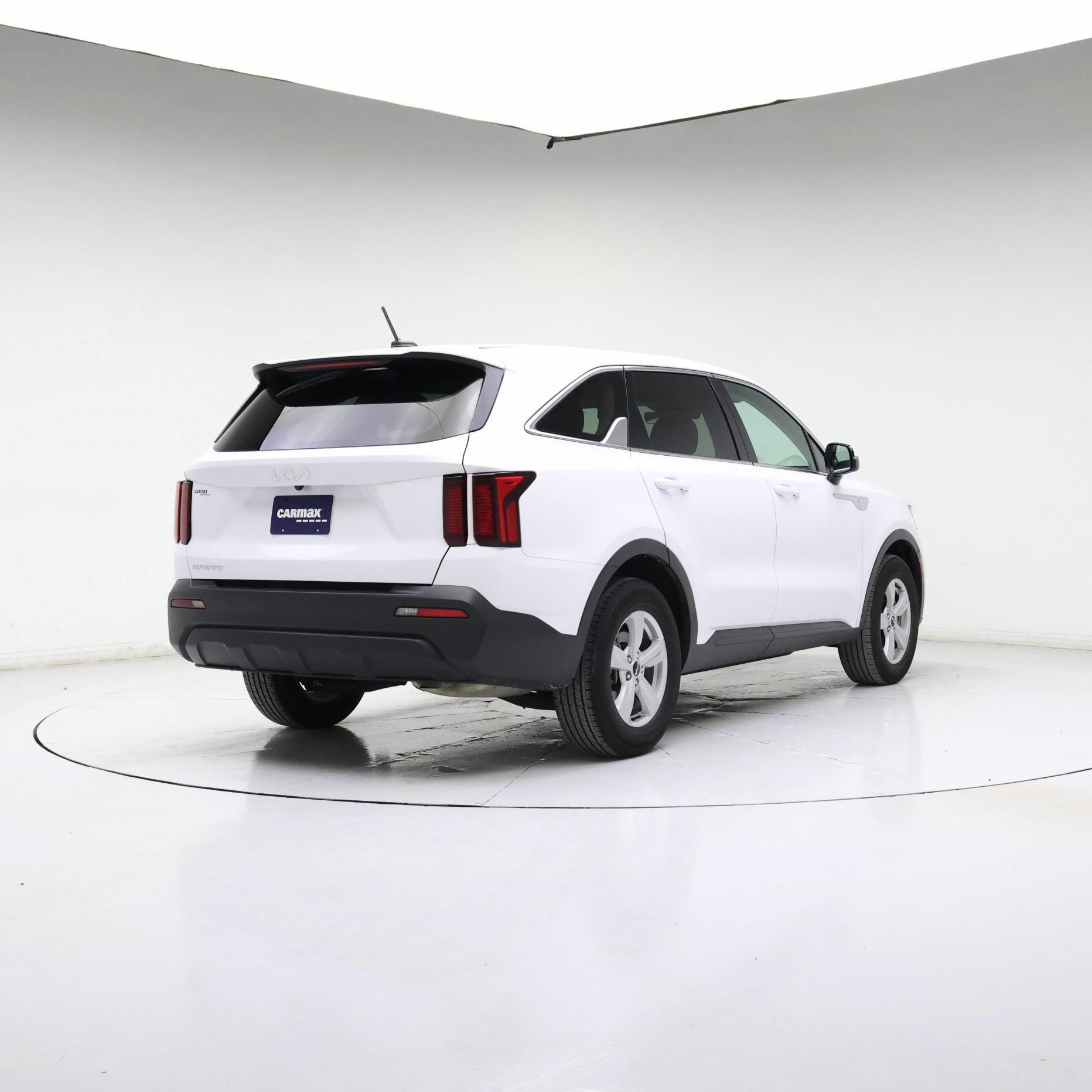 Thumbnail: 2023 Kia Sorento - 8