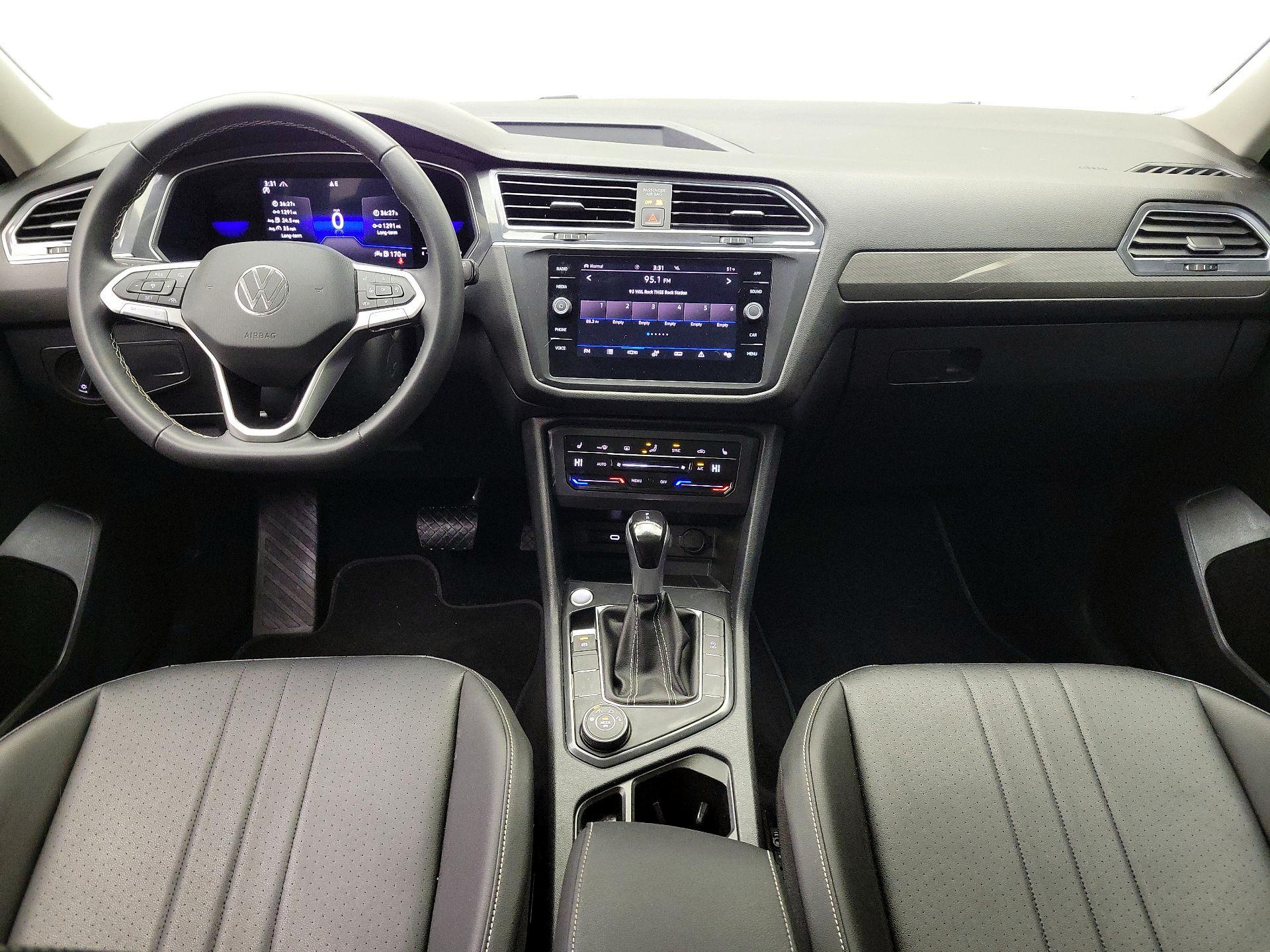 Thumbnail: 2023 Volkswagen Tiguan - 9