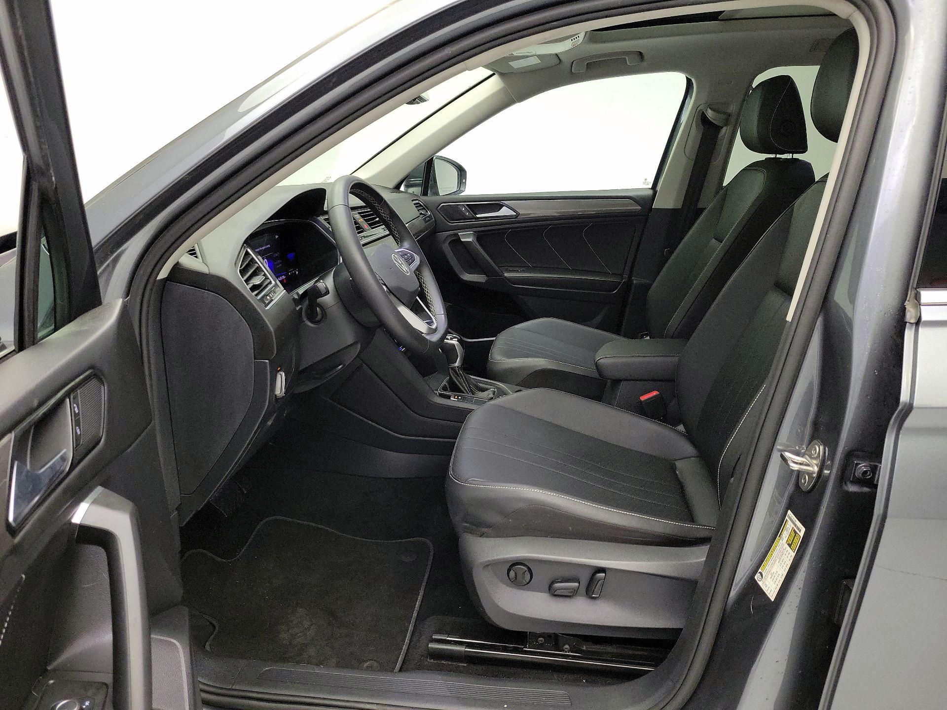 Thumbnail: 2023 Volkswagen Tiguan - 11