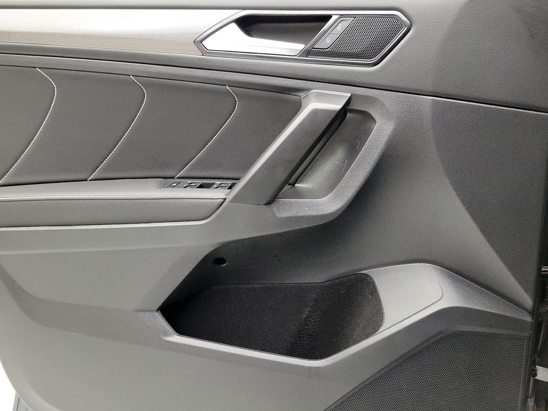 Thumbnail: 2023 Volkswagen Tiguan - 12