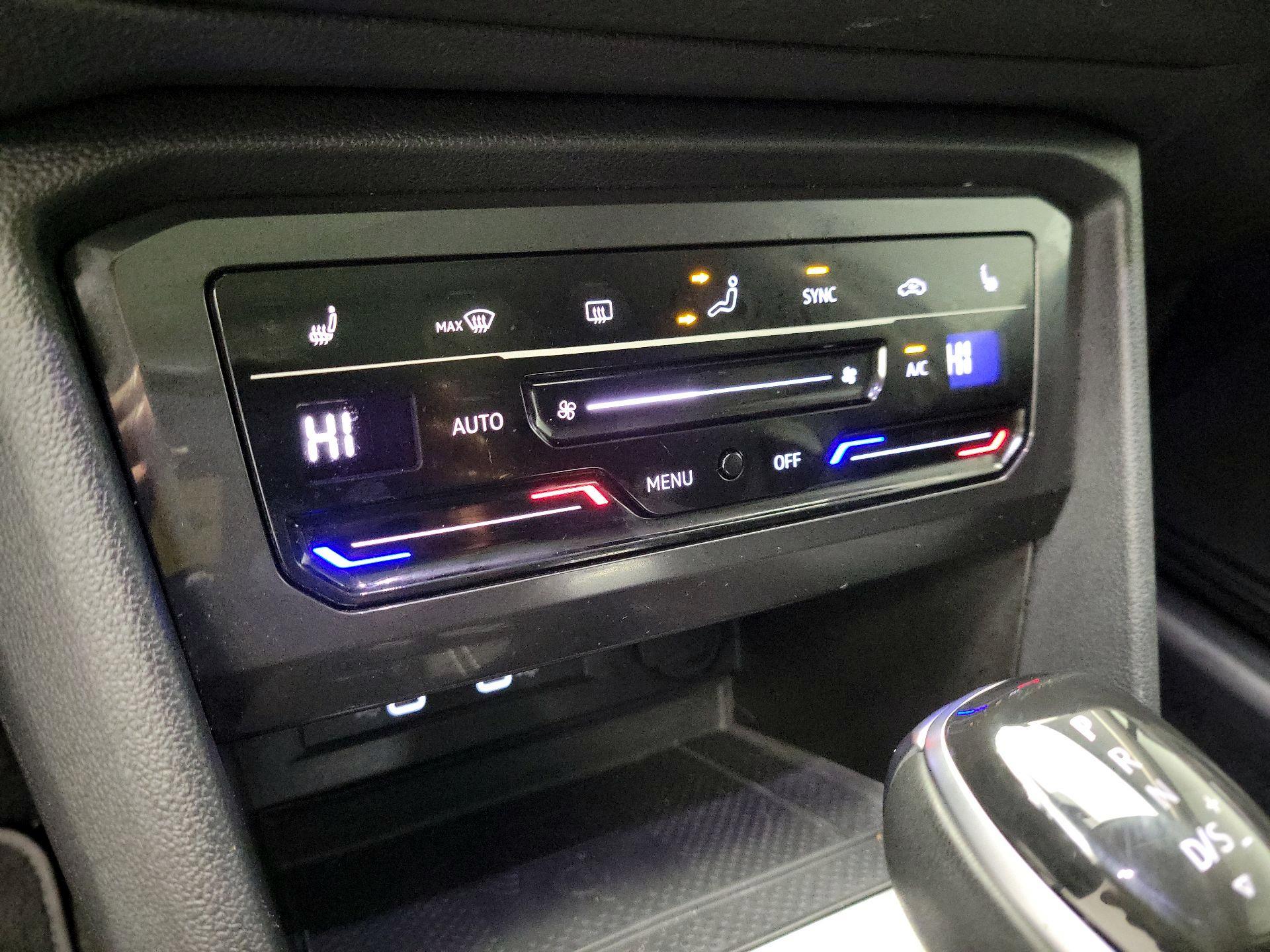 Thumbnail: 2023 Volkswagen Tiguan - 15