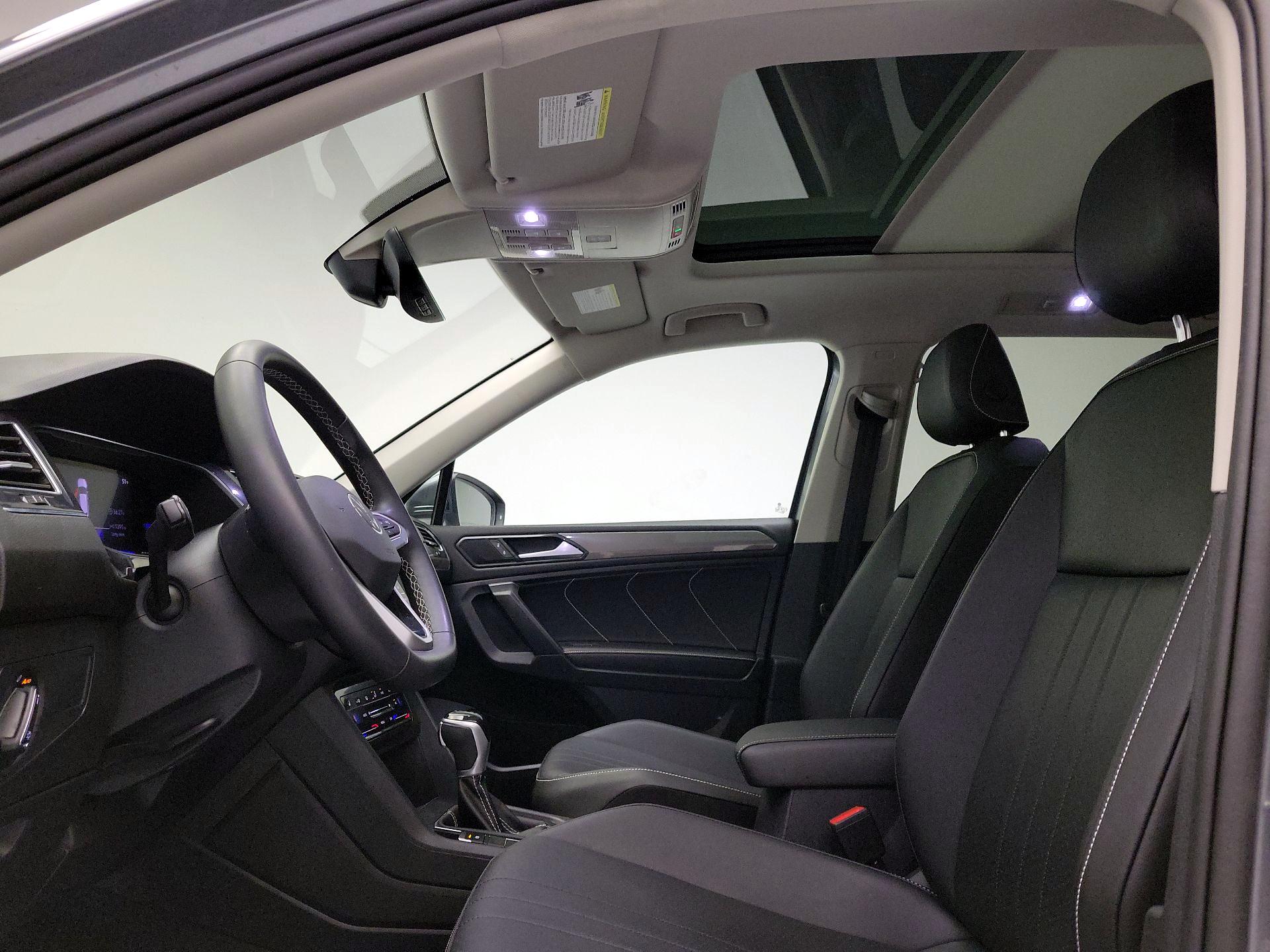 Thumbnail: 2023 Volkswagen Tiguan - 18