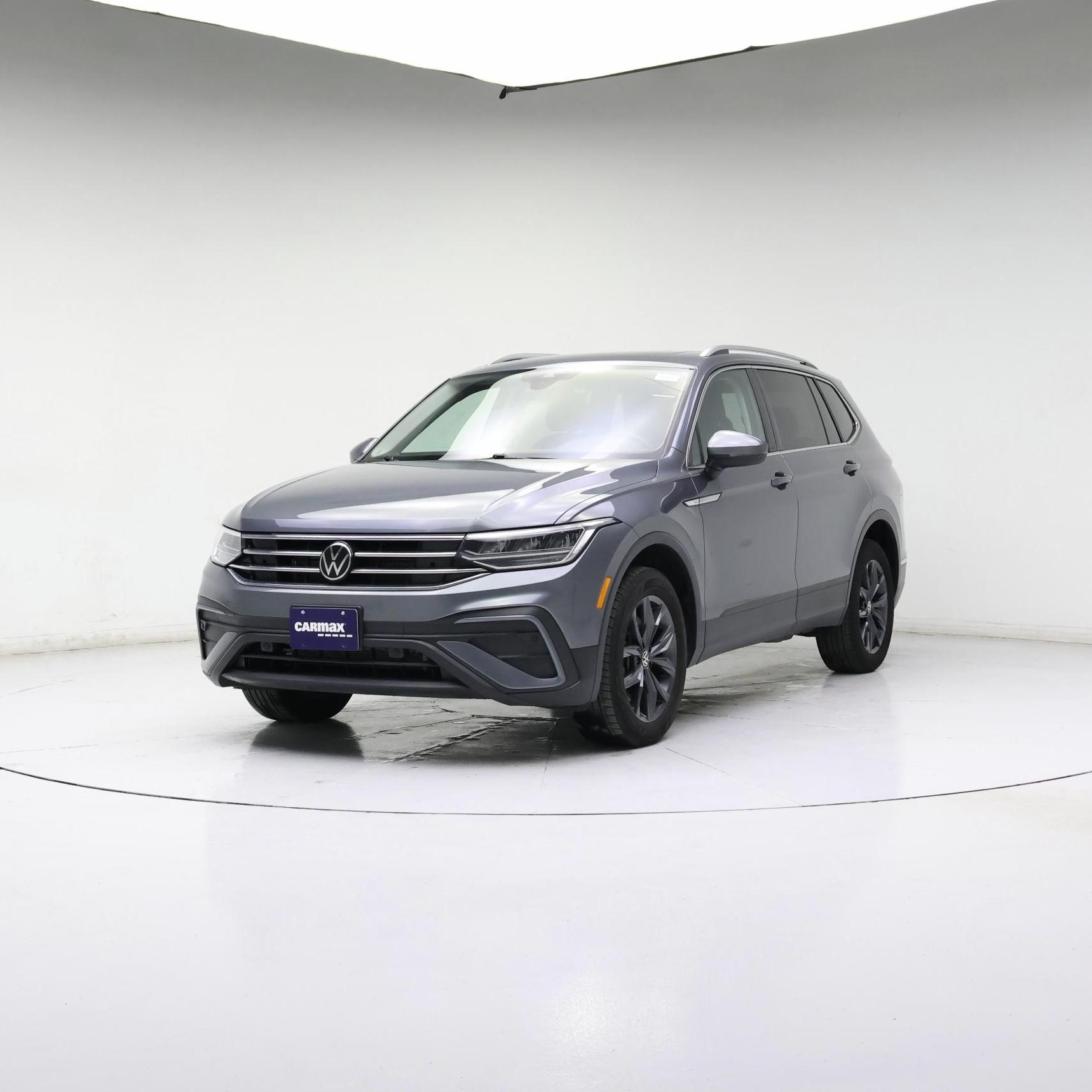 Thumbnail: 2023 Volkswagen Tiguan - 4