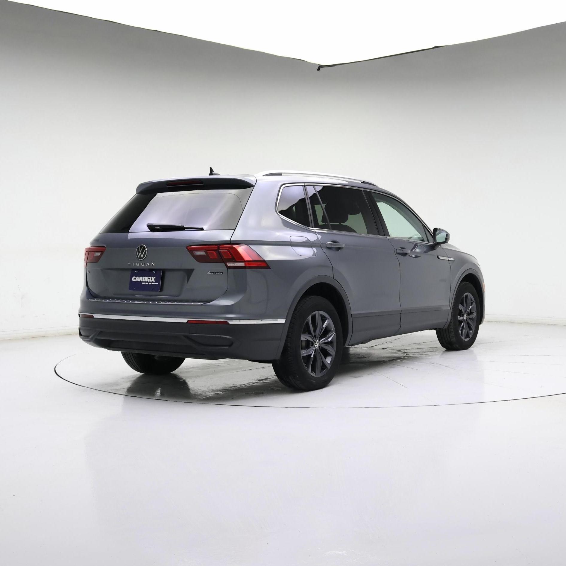 Thumbnail: 2023 Volkswagen Tiguan - 8