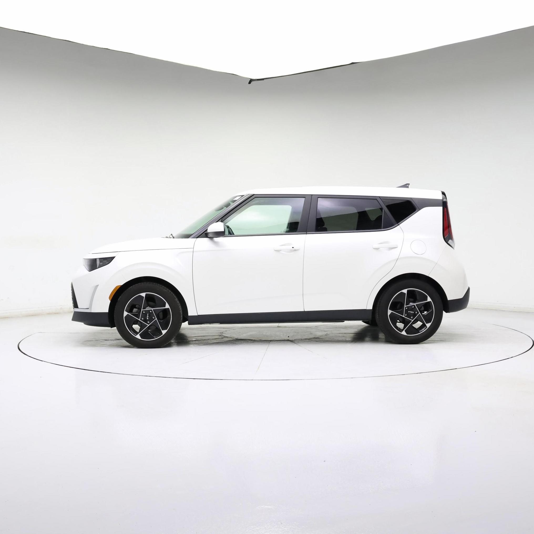 Thumbnail: 2023 Kia Soul - 3