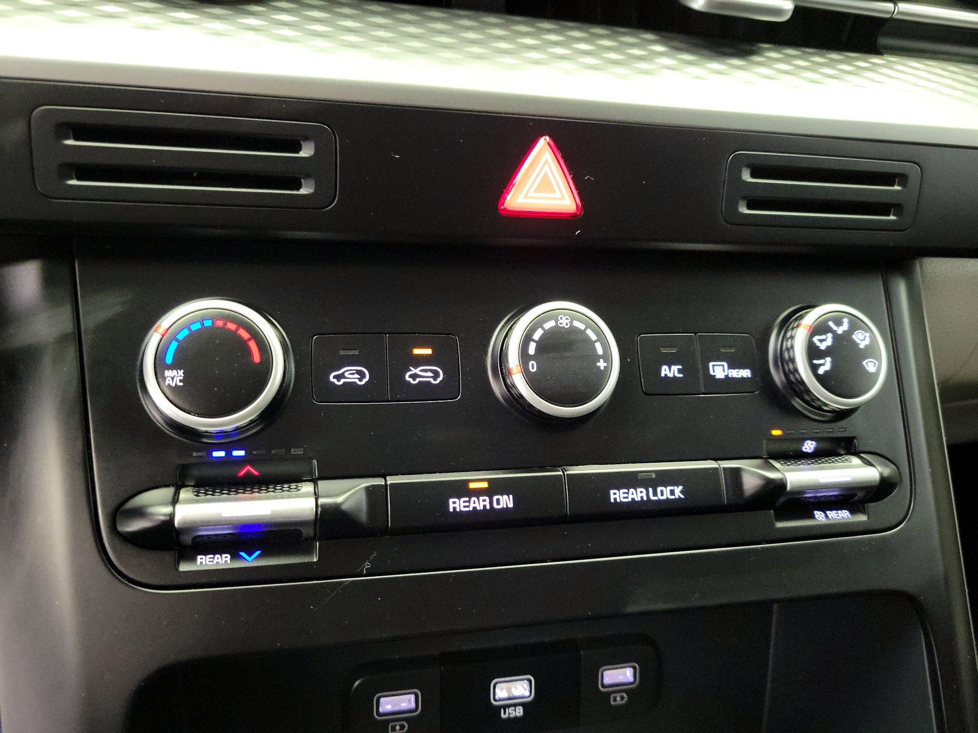 Thumbnail: 2024 Kia Carnival - 16