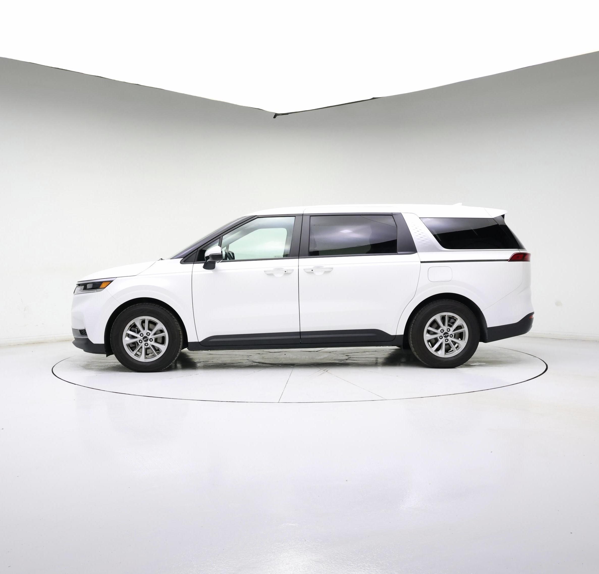 Thumbnail: 2024 Kia Carnival - 3