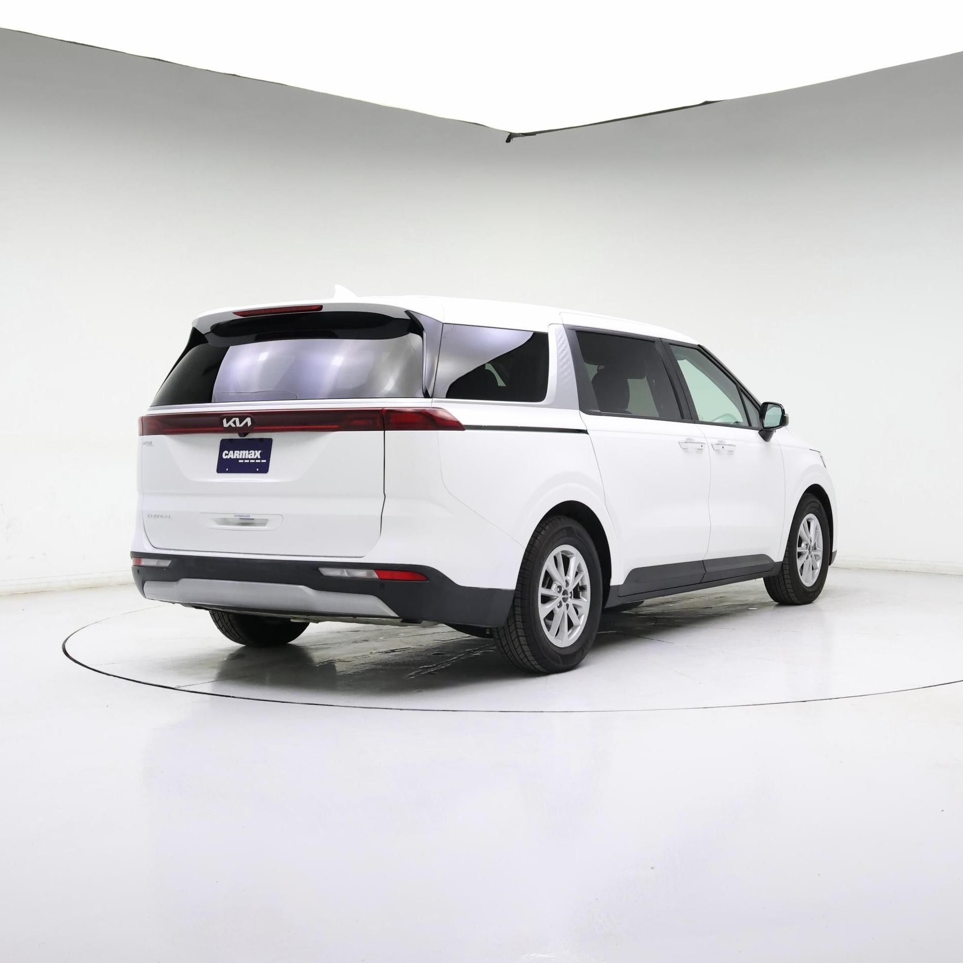 Thumbnail: 2024 Kia Carnival - 8