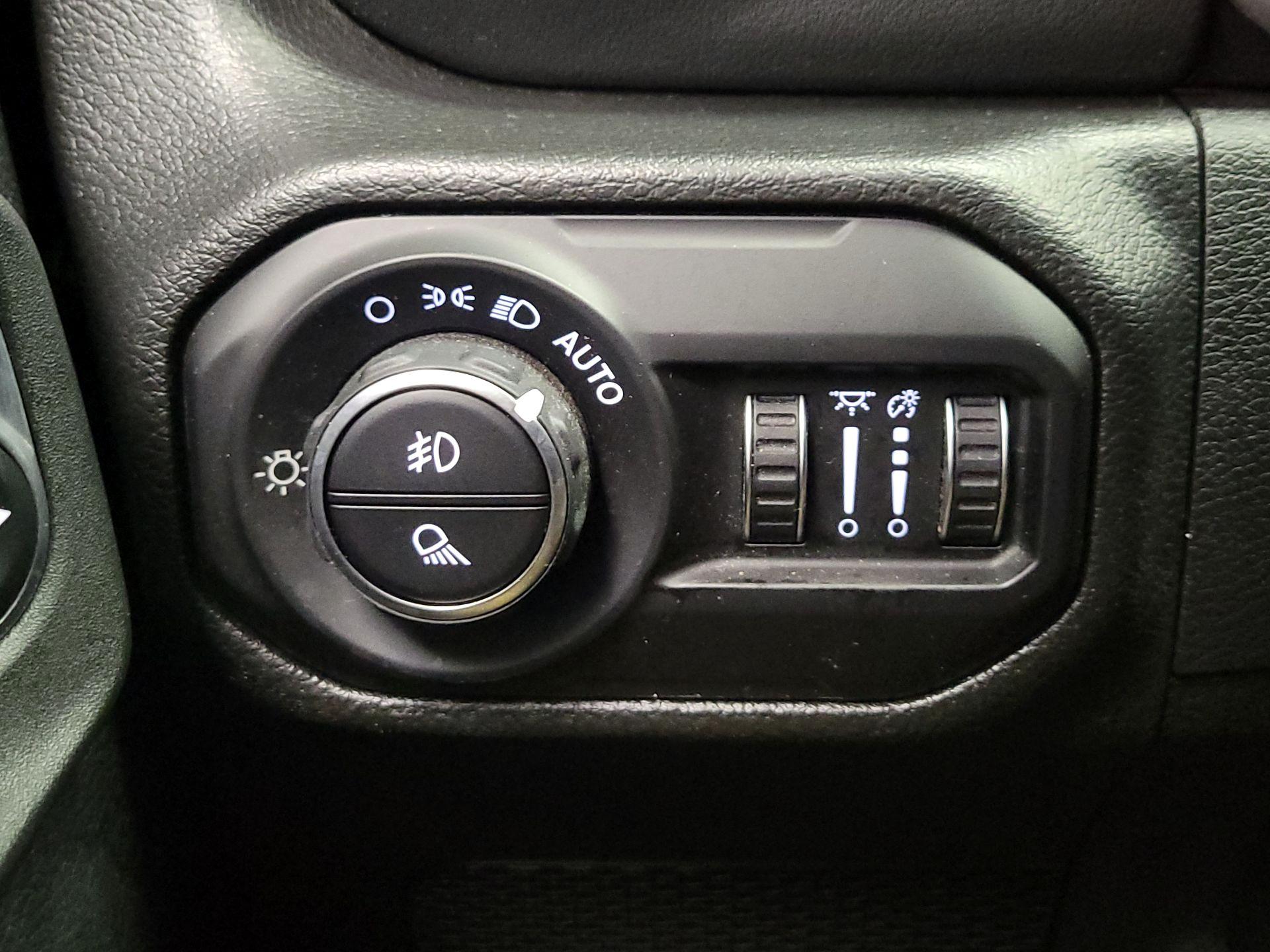 Thumbnail: 2021 Jeep Gladiator - 13