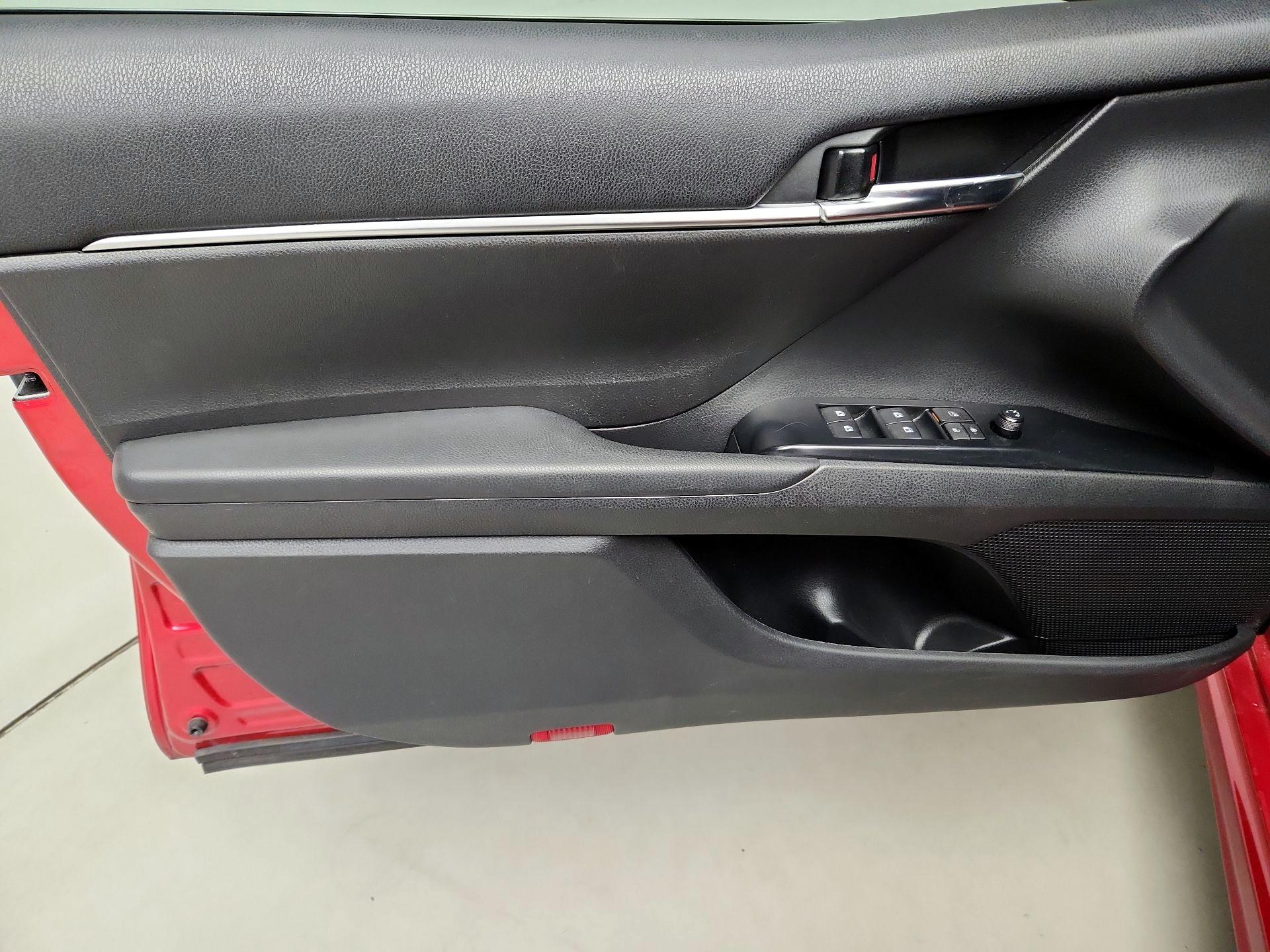 Thumbnail: 2020 Toyota Camry - 12