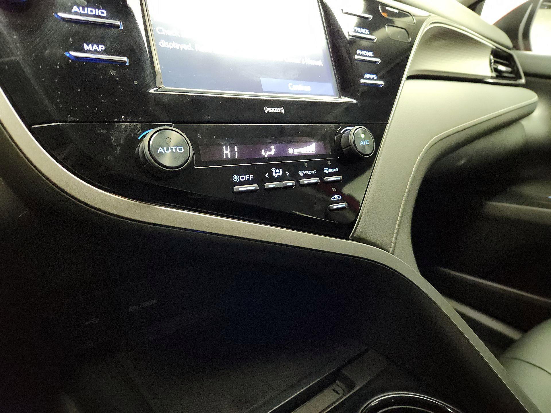 Thumbnail: 2020 Toyota Camry - 16