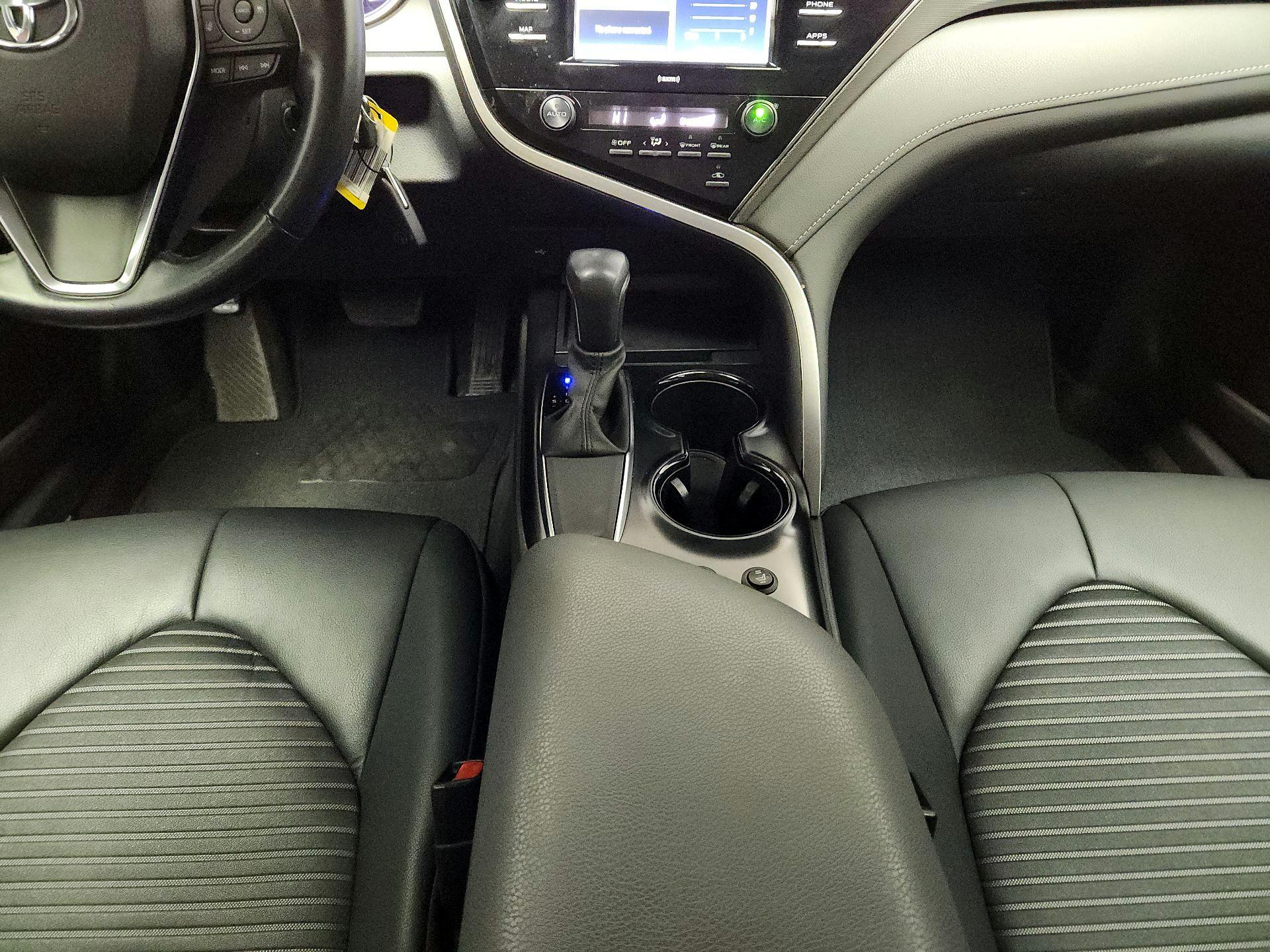 Thumbnail: 2020 Toyota Camry - 17