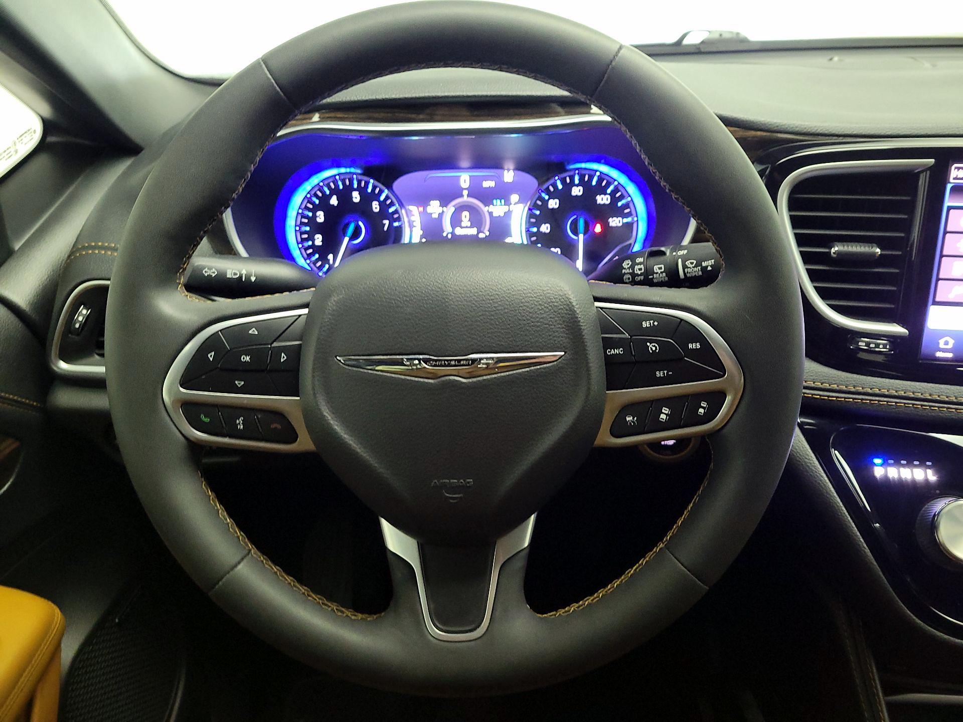 Thumbnail: 2022 Chrysler Pacifica - 10